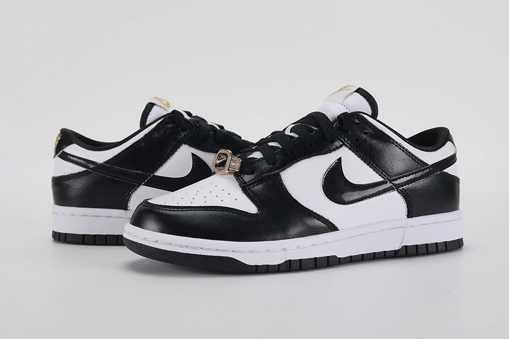 Dunk Low SE World Champ
