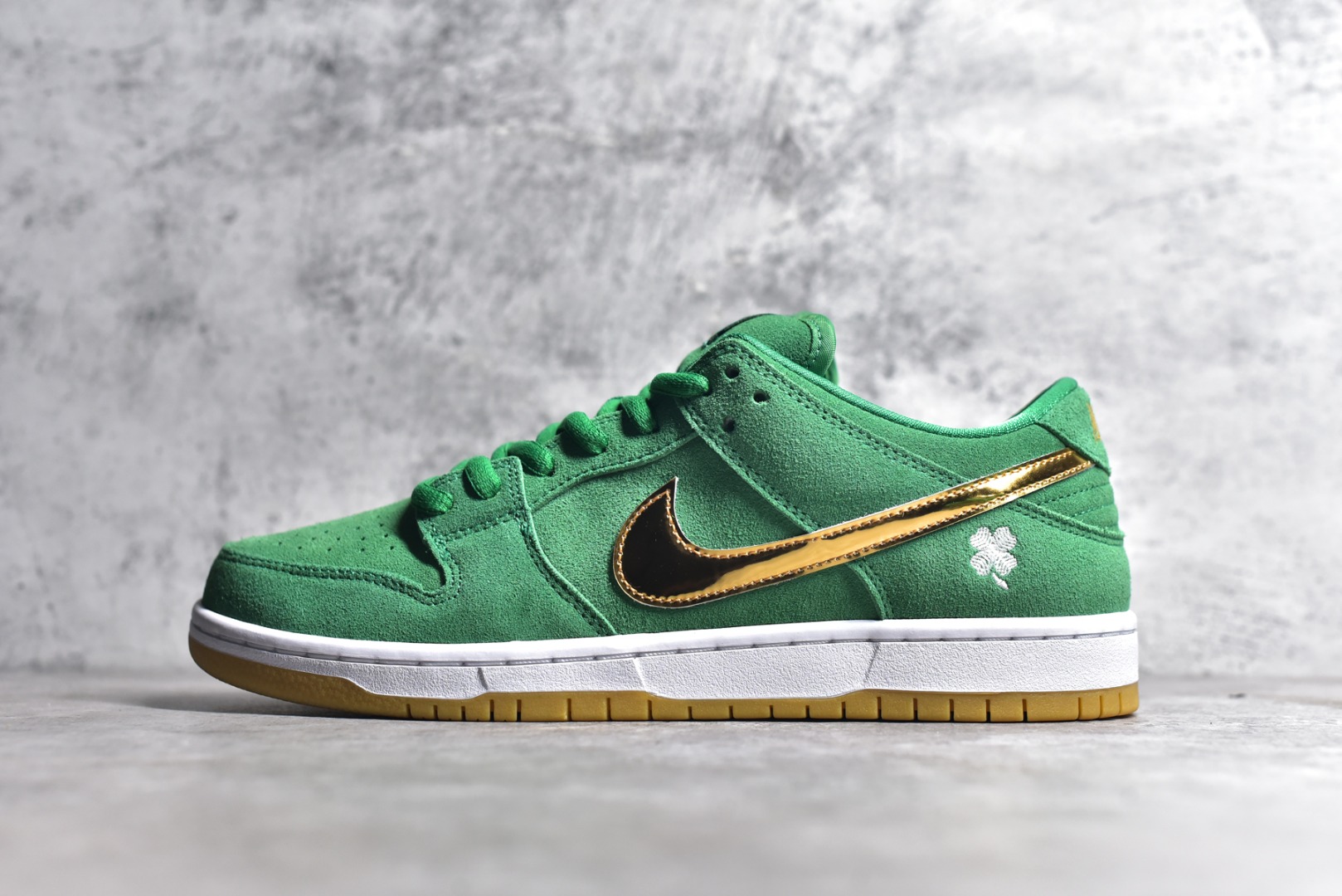 NIKE SB DUNK LOW PRO ST. PATRICK'S DAY BQ6817-303