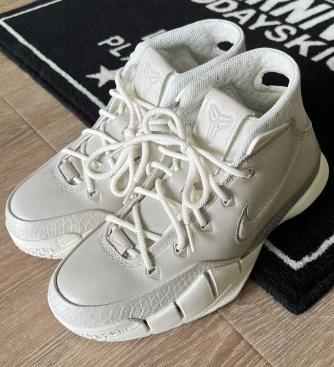 Nike Zoom Kobe 1 FTB "Light Bone"