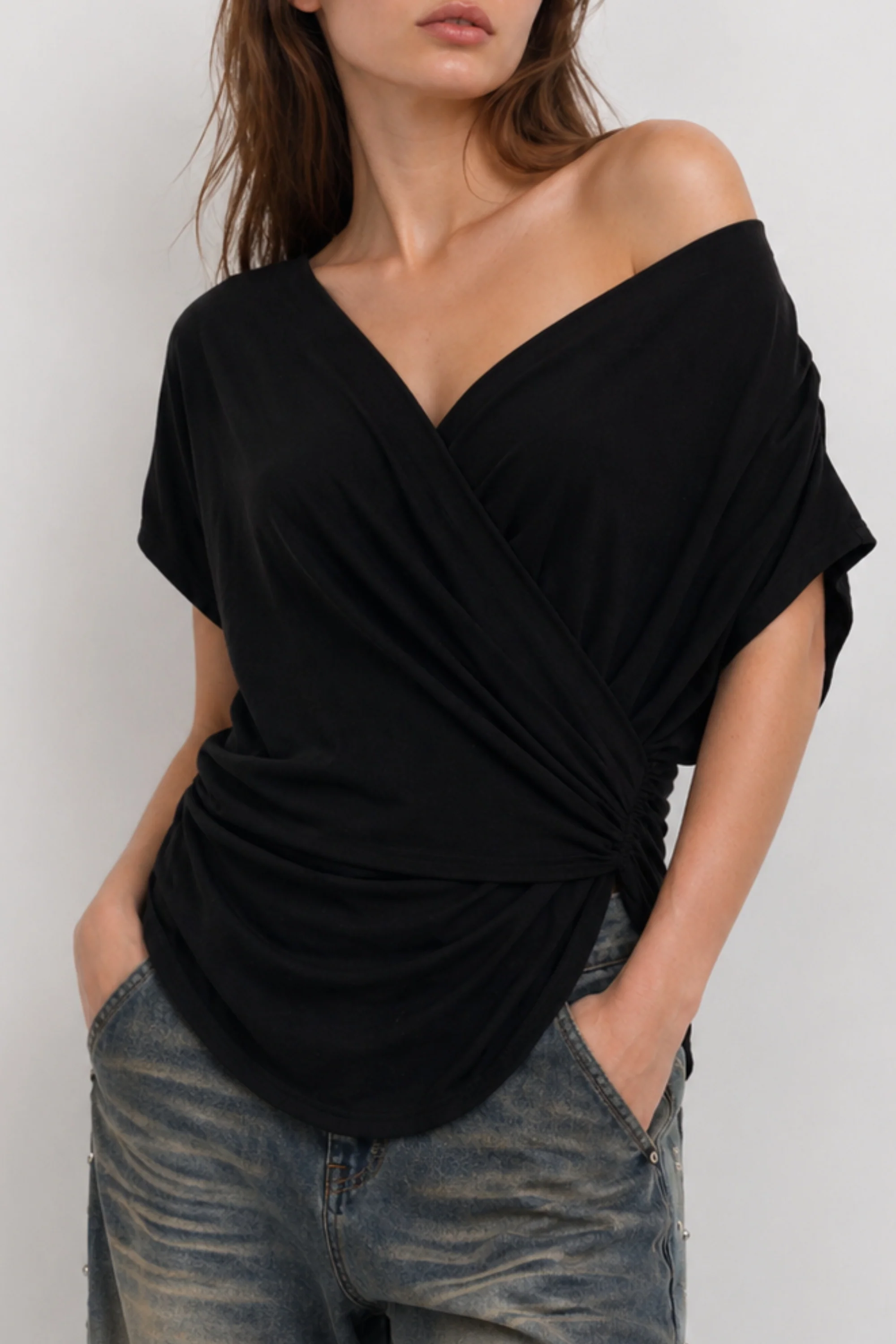 Off-Shoulder Noir Top