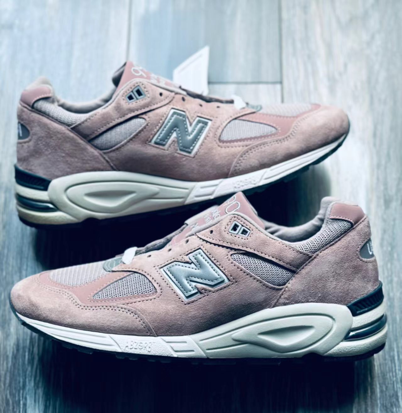 New Balance 990v2  Pink