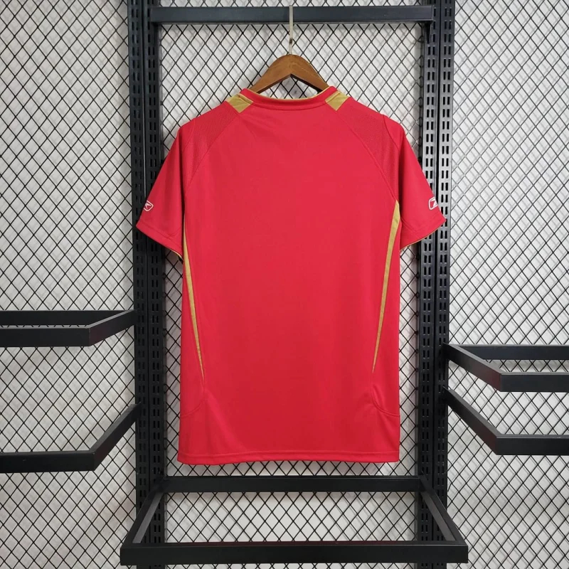 Liverpool Retro Football Jersey Home Custom Shirt 2005/06