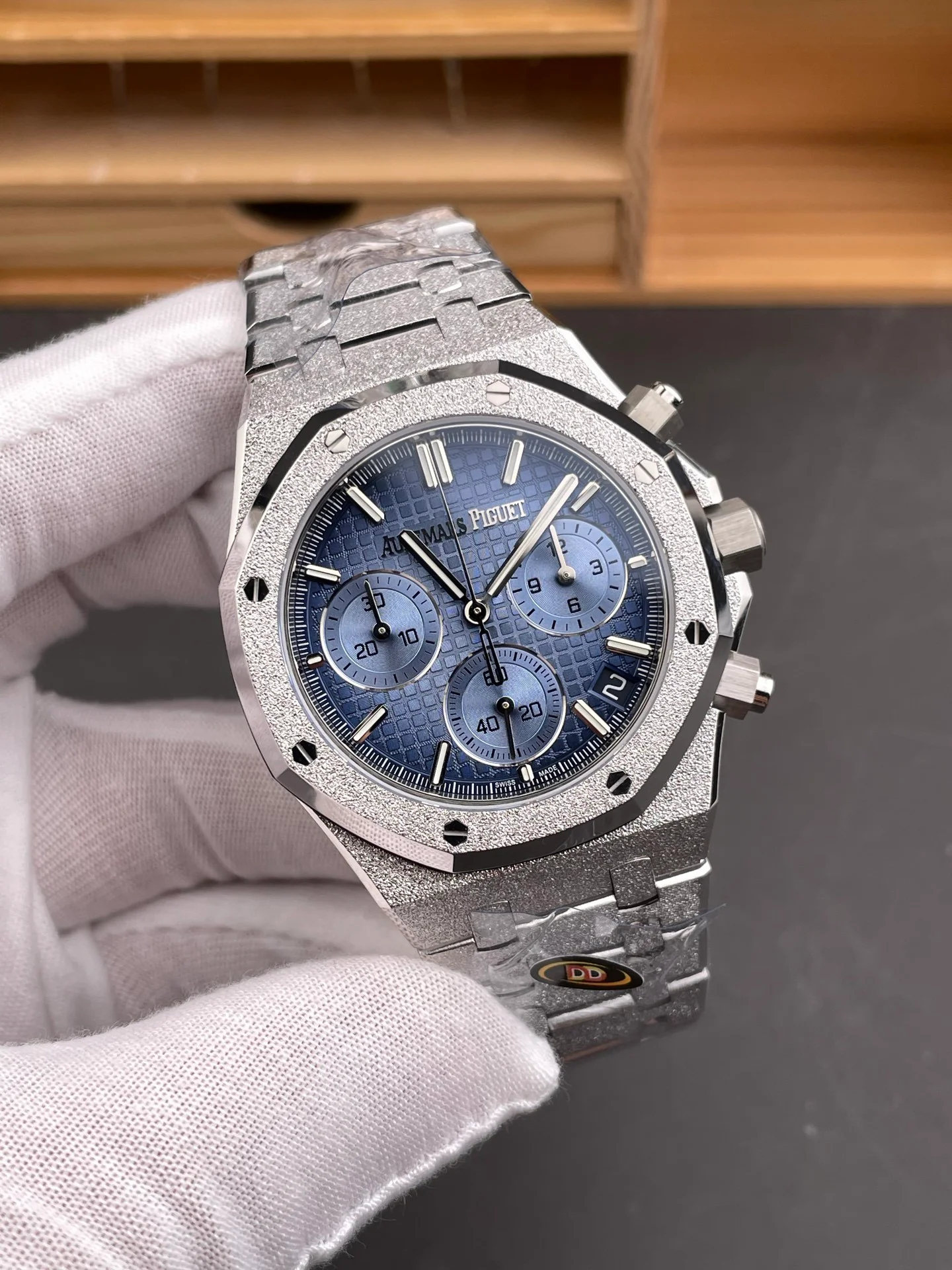 Royal Oak 26240 Frosted Gold Blue Dial