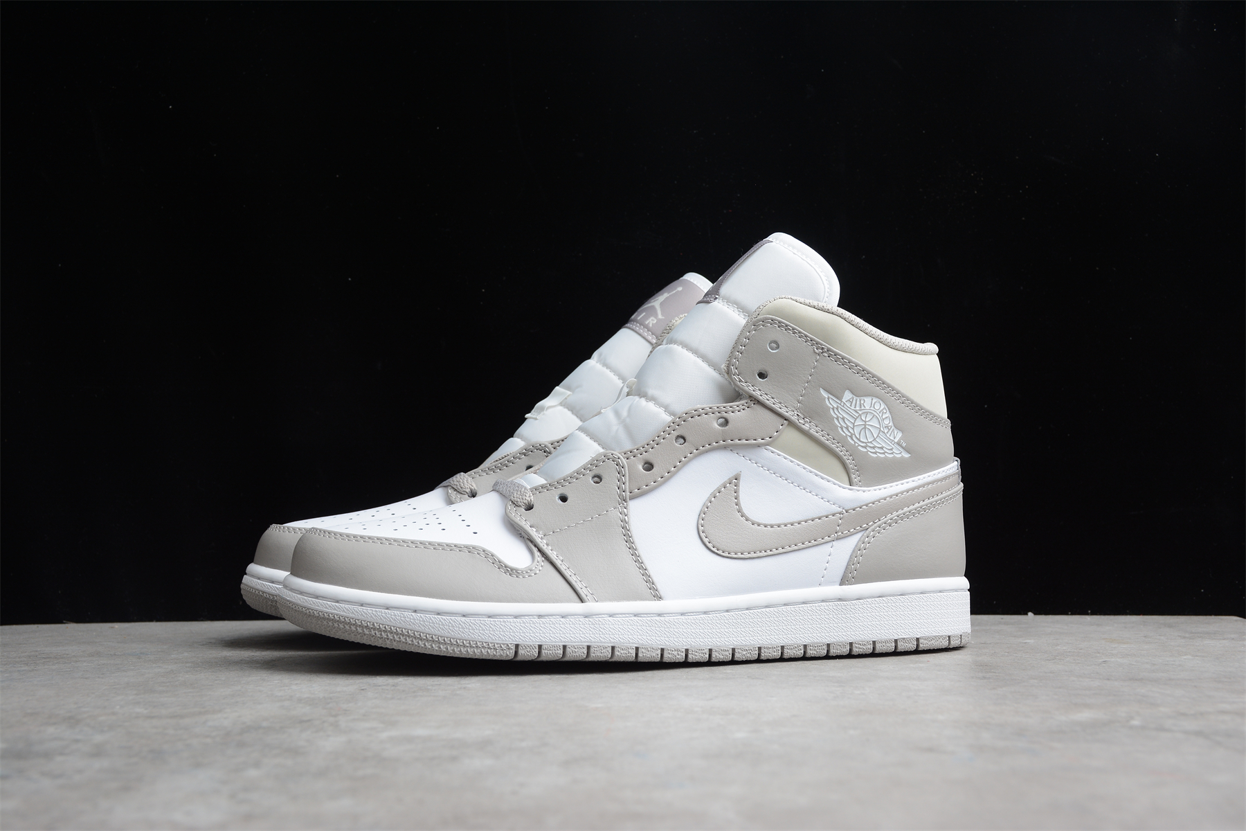 Air Jordan 1 Mid Linen