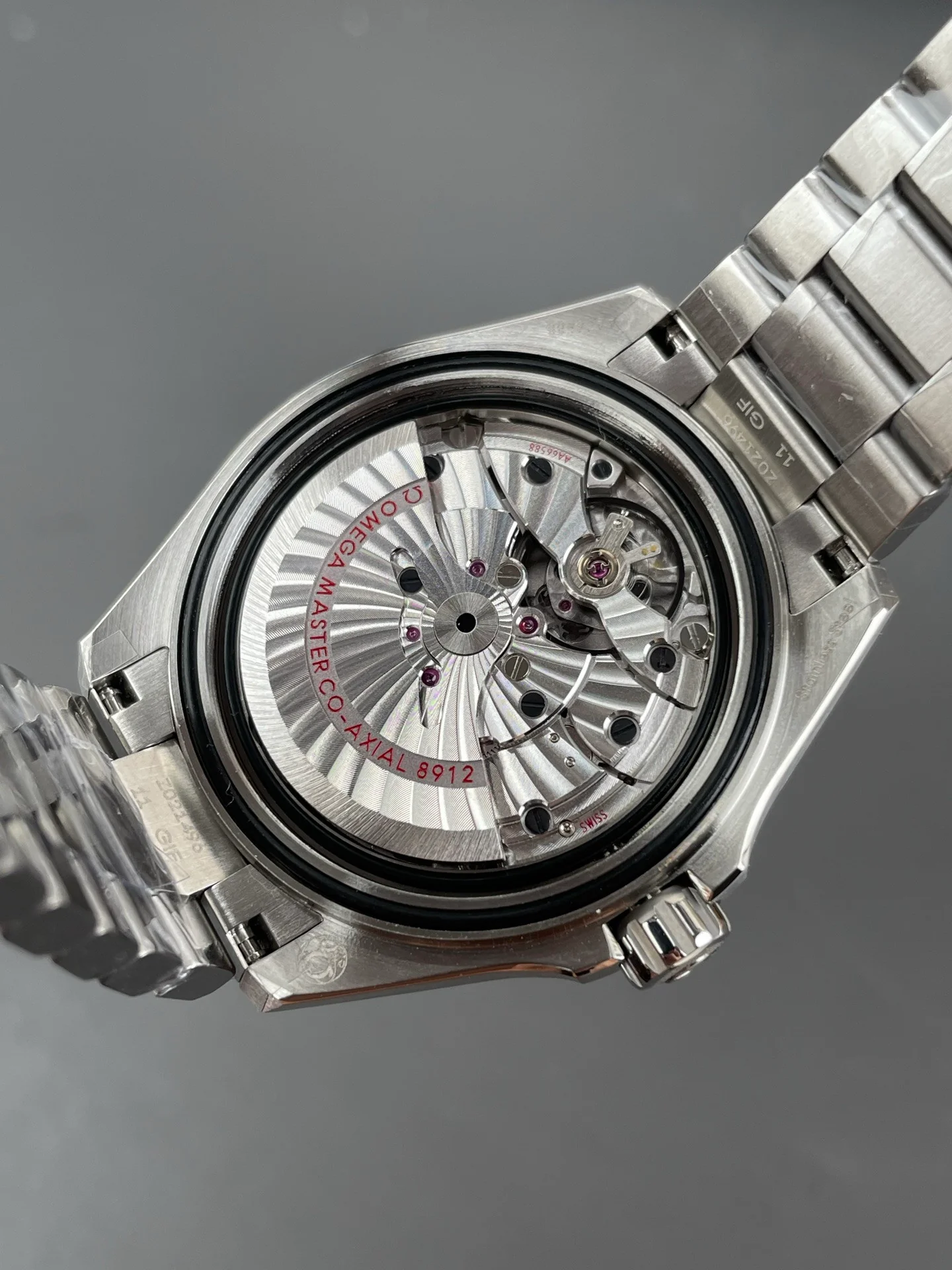 Omega Seamaster Ocean Universe 600M