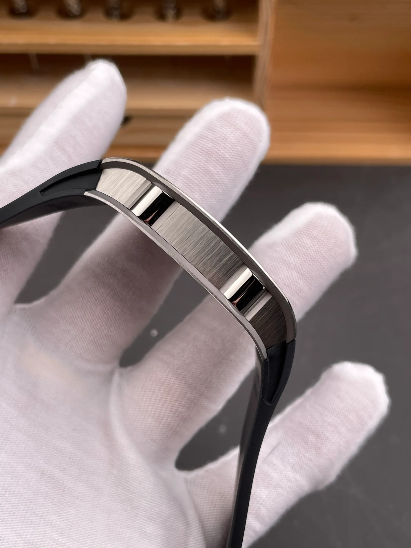 RM67-01 Titanium Case