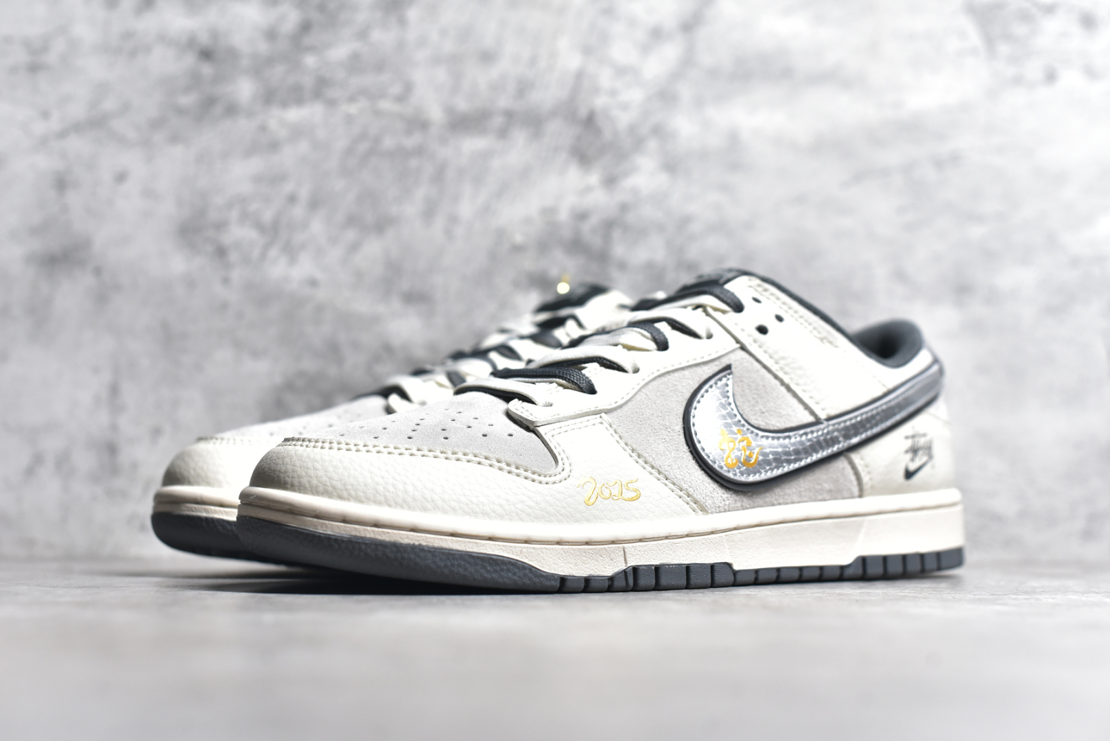 STUSSY X SB DUNK LOW DM6868-008