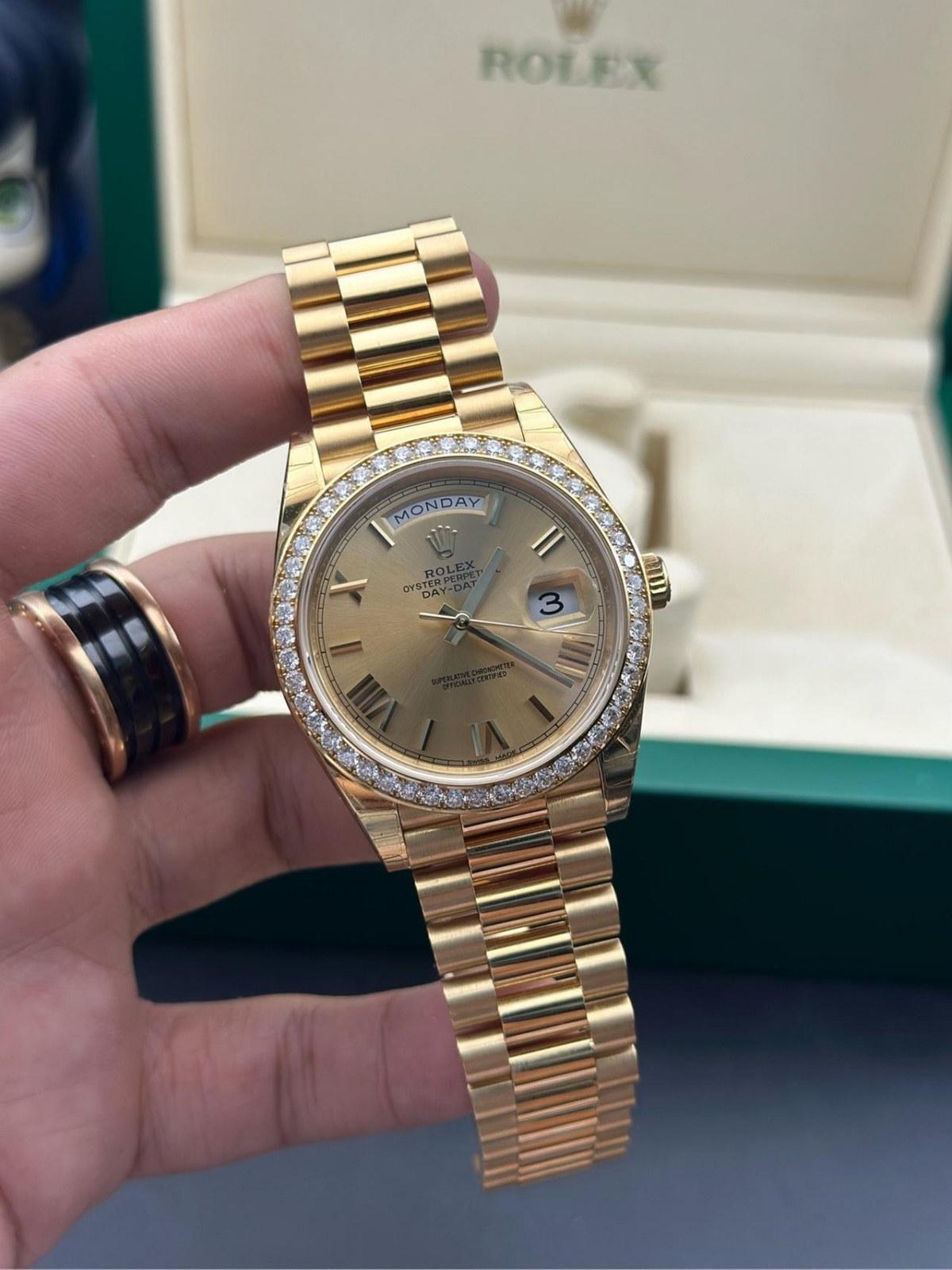 [2026 Mirror Grade]RLX Day-Date 40mm Champagne Dial and Diamond Bezel Yellow Gold President Bracelet  228348RBR-0003