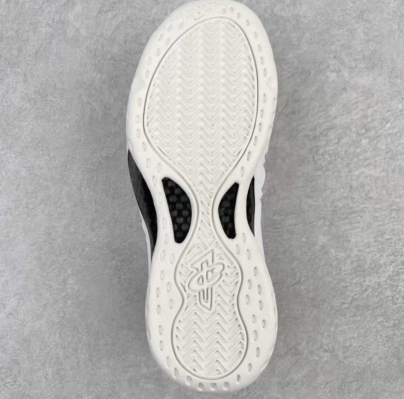 Nike Air Foamposite One SP x Comme des Garçons Homme Plus "White"