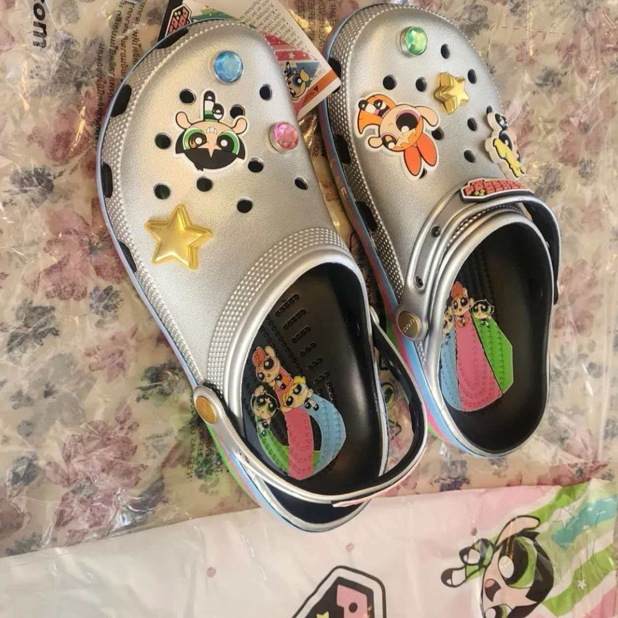 THE POWERPUFF GIRLS  x Crocs
