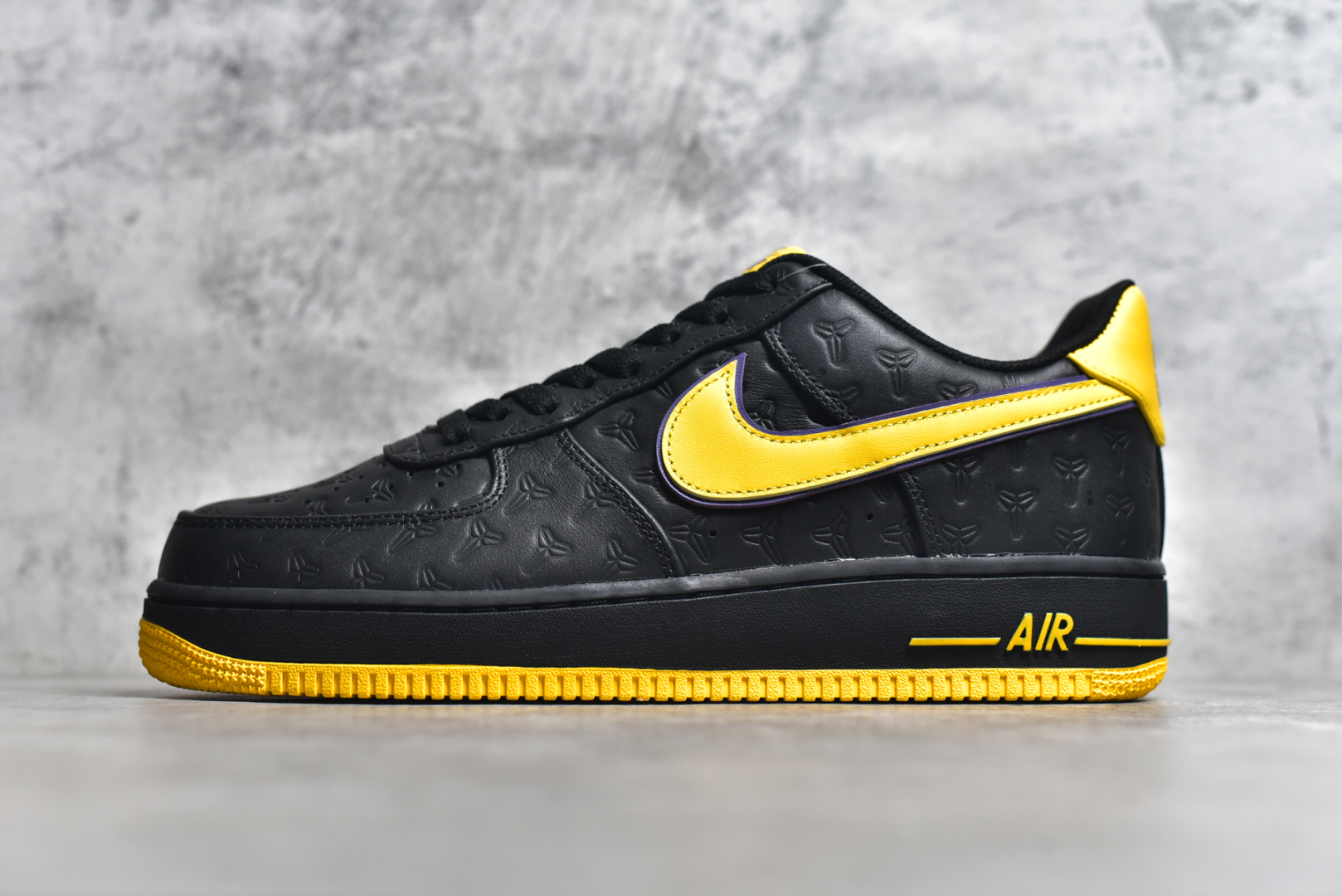 AIR FORCE 1 LOW KOBE BRYANT LAKERS AWAY HV5122-001