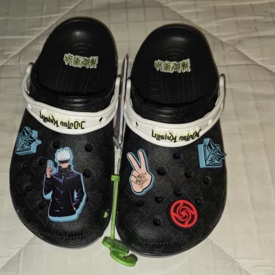 Crocs x Jujutsu Kaisen Classic Clog (Black)