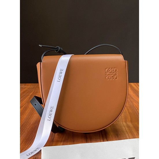 Calfskin Bag Size�?9.5*8.5*16.5cm
