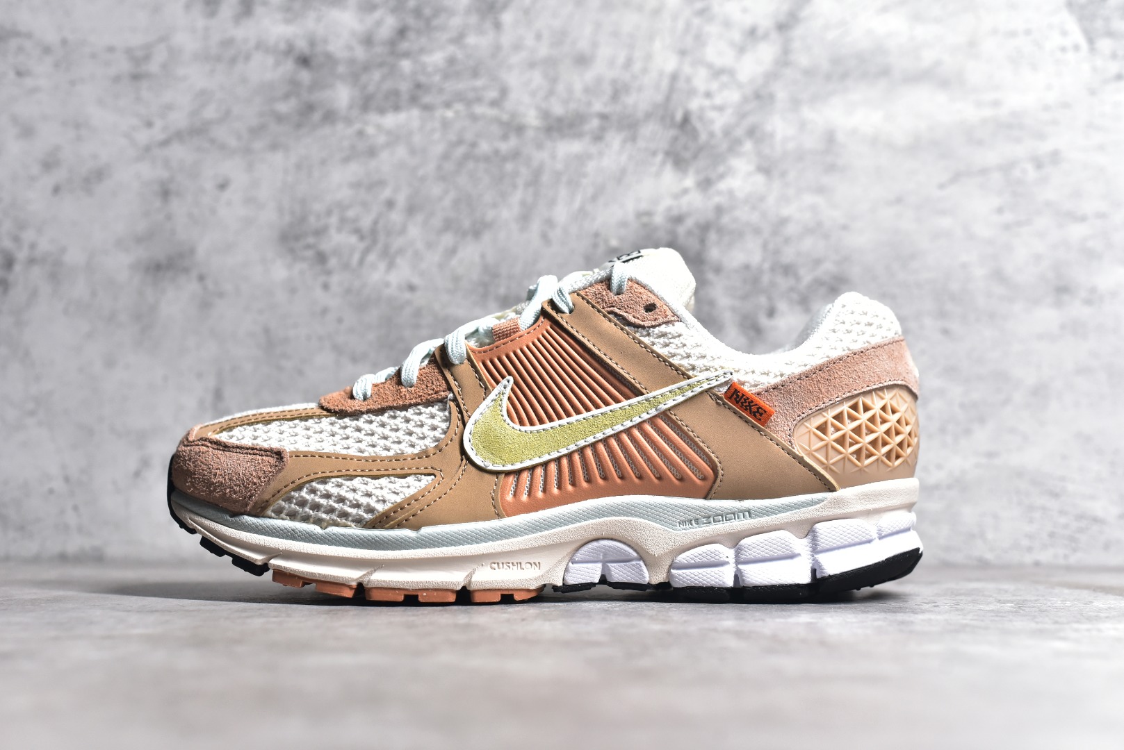 NIKE ZOOM VOMERO 5 HAVE A NIKE DAY MEN'S FN8889-181