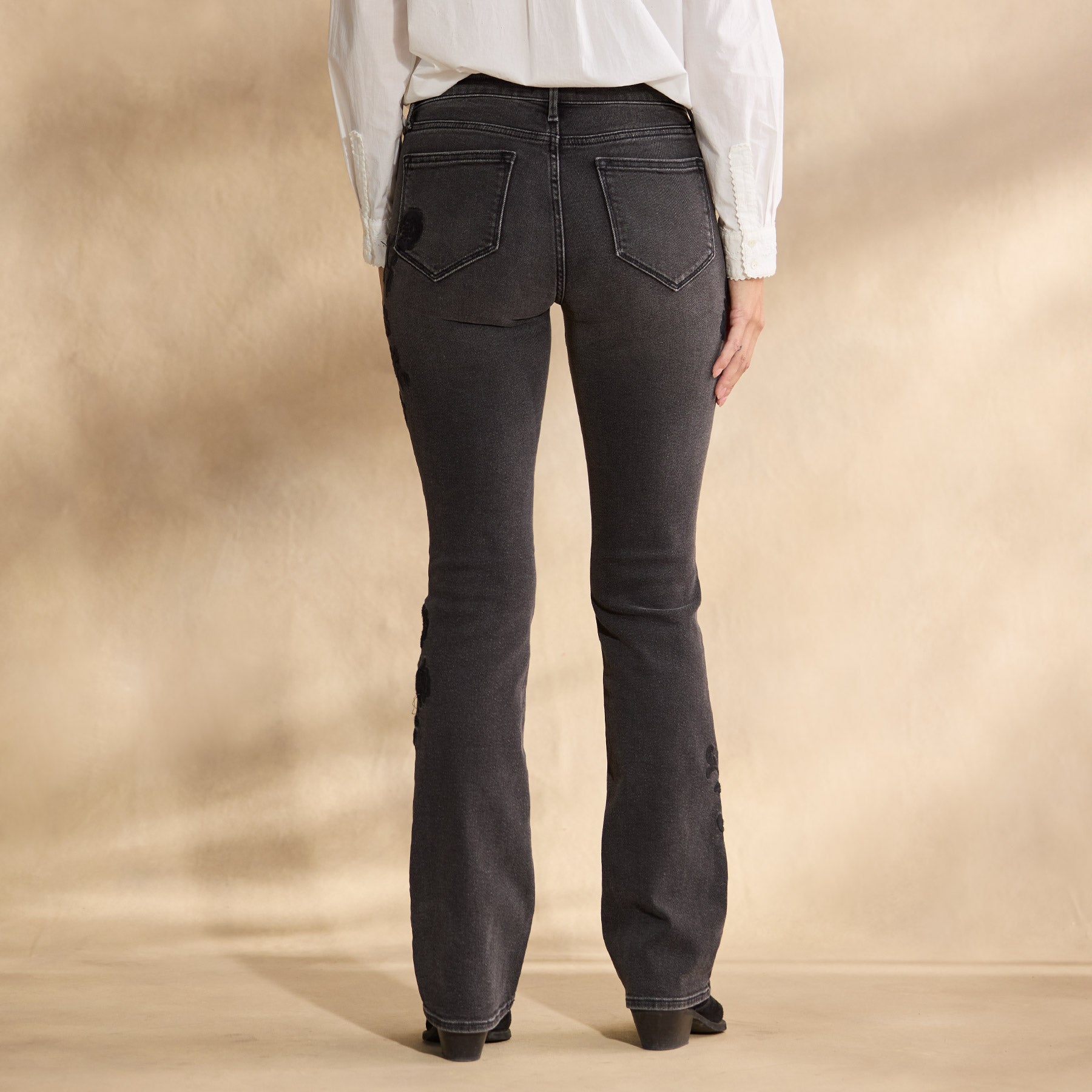Janis Embroidered Kelly Jeans