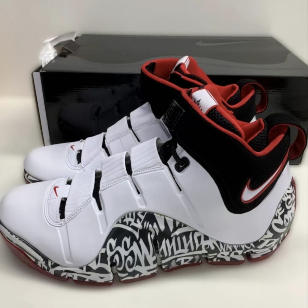 Nike Zoom LeBron 4 