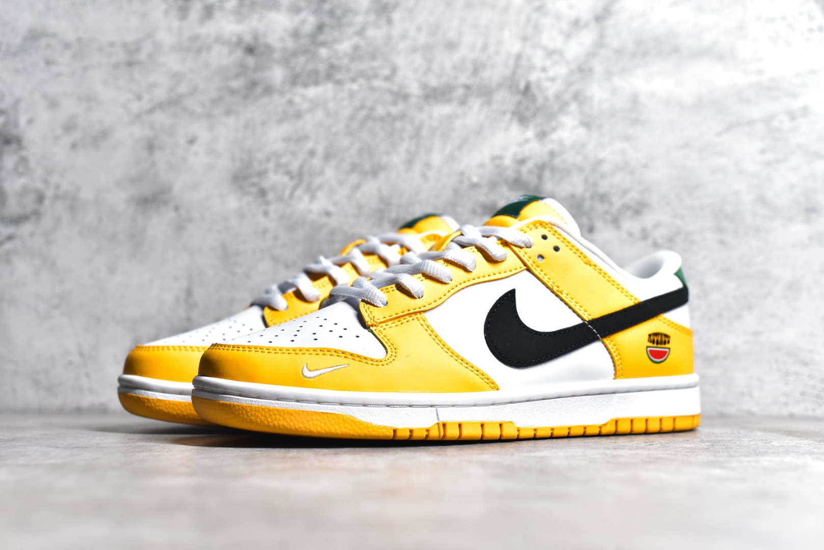 SB DUNK LOW X PRADA DD1391-119