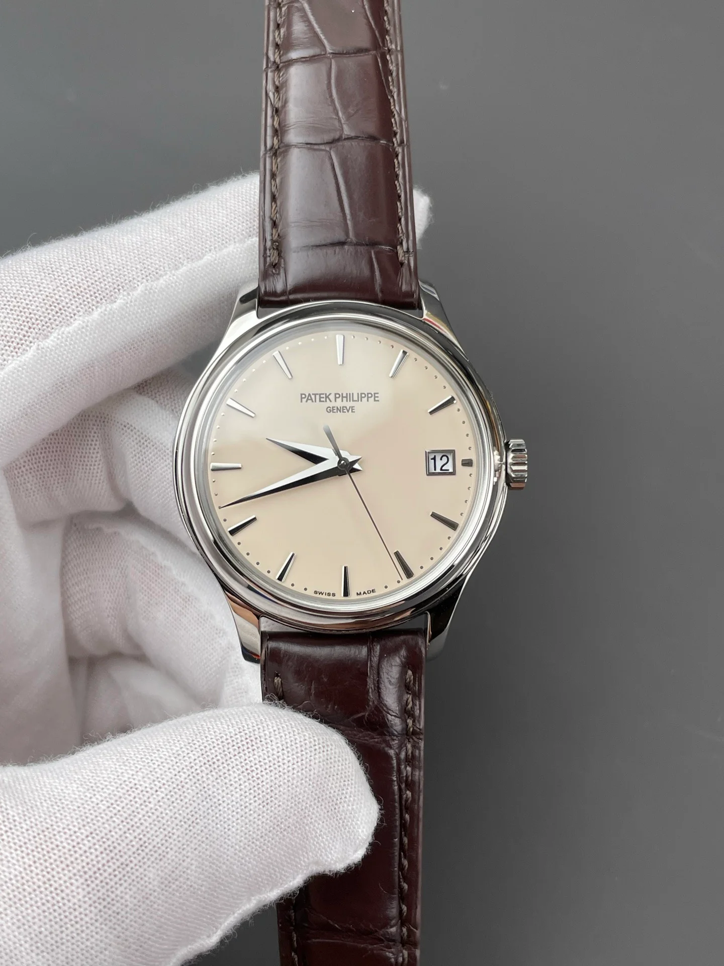 Patek Calatrava 5227G Officer Case White Gold Version