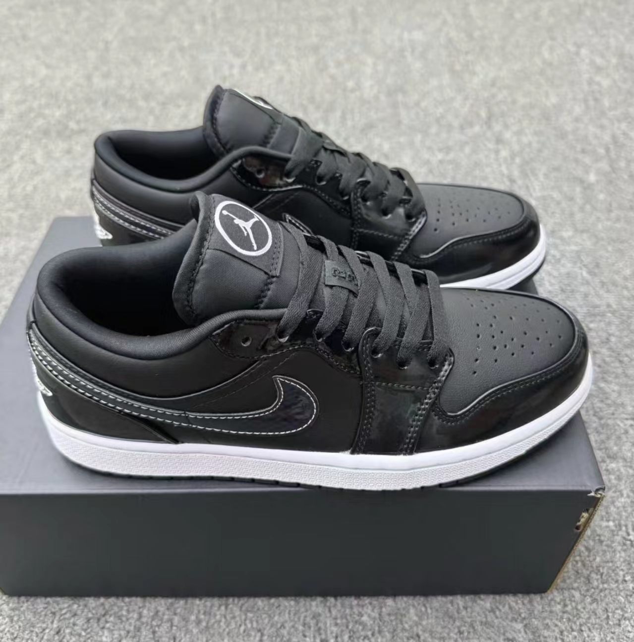 Air Jordan 1 Low Black Patent White Midsole