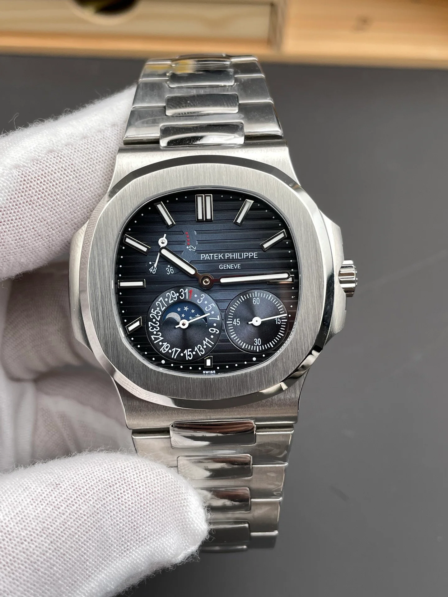 Nautilus 5712 Blue Dial