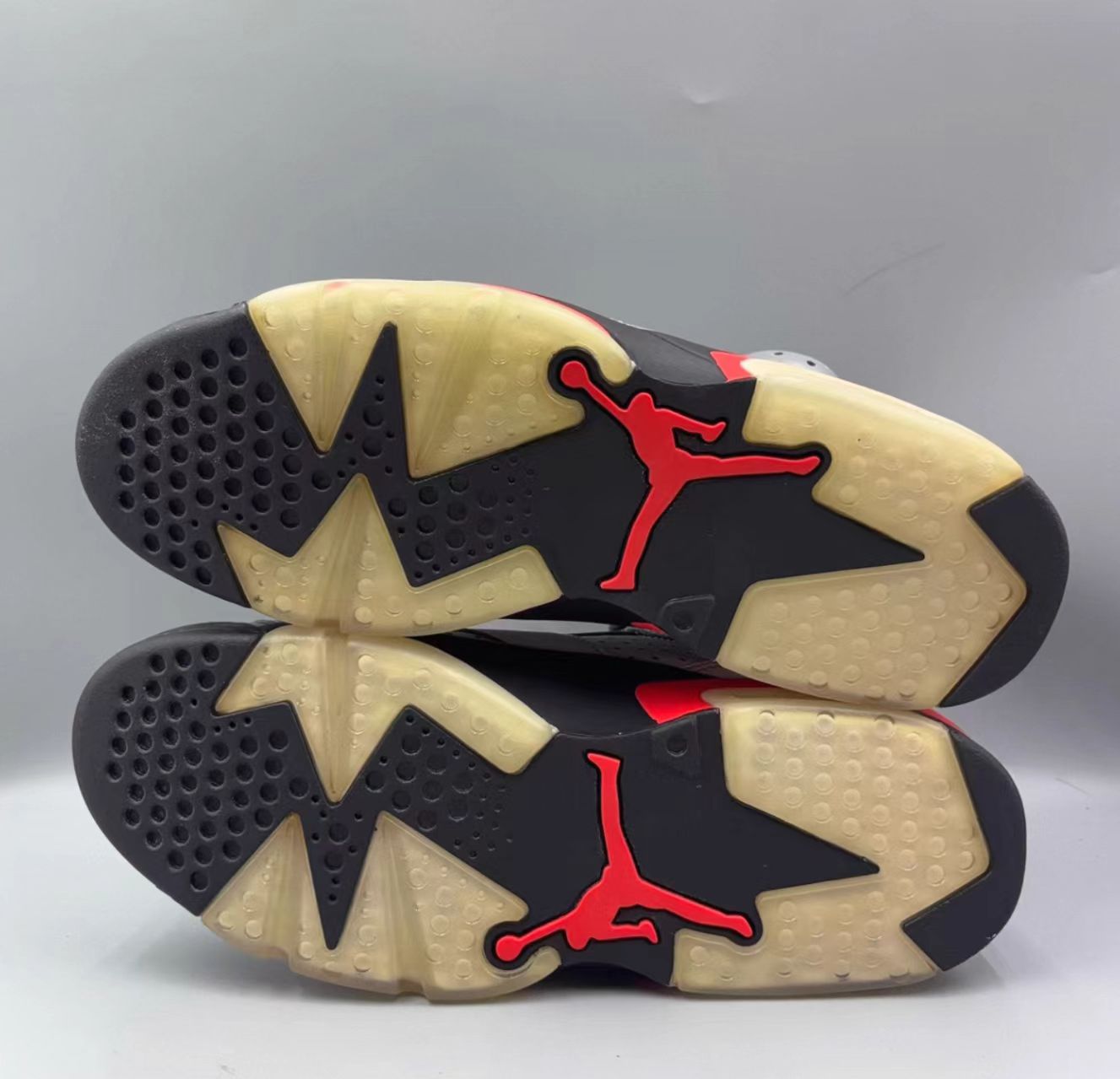 Air Jordan 6 Retro "SP" / "Reflective Bugs Bunny"