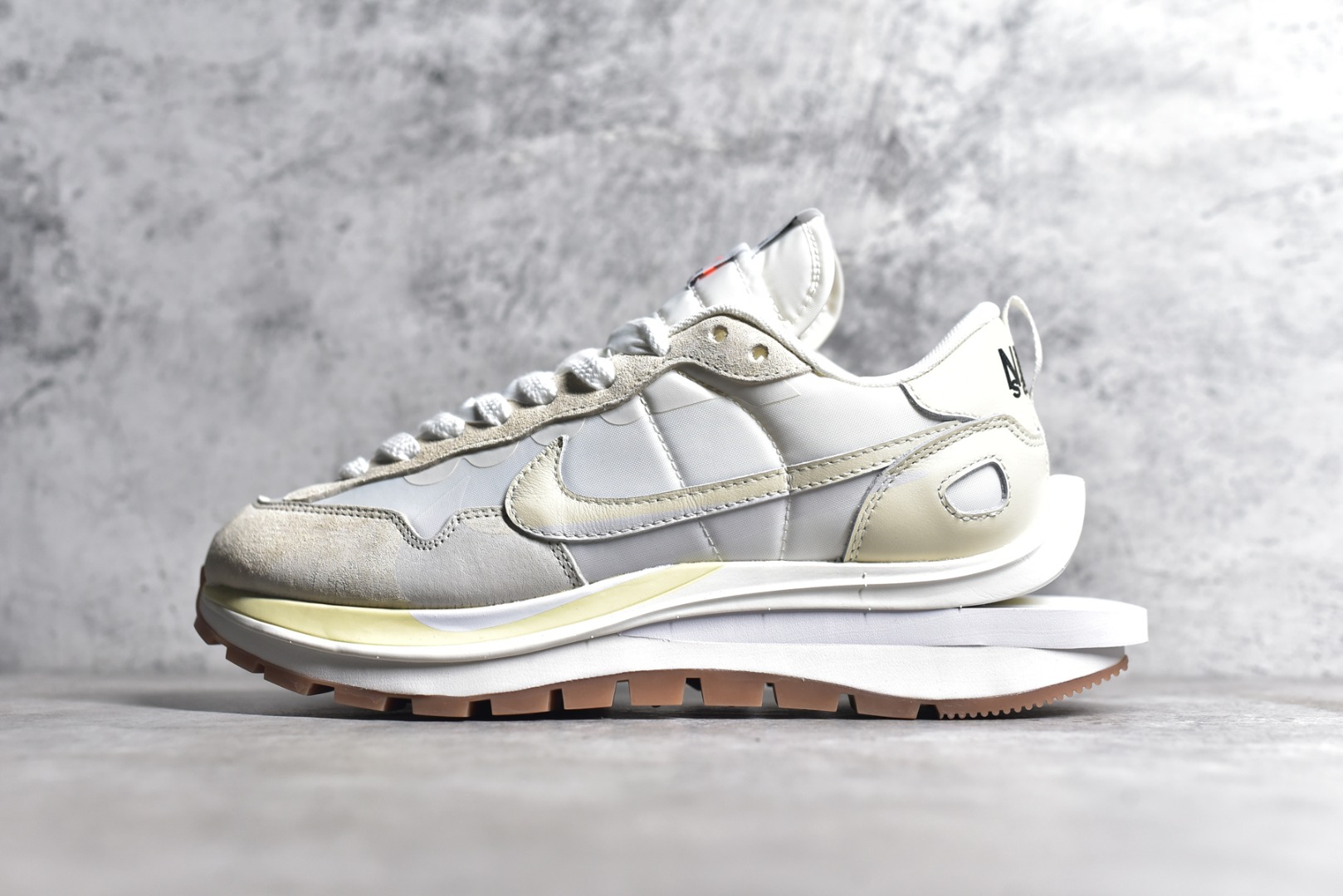GS NIKE VAPORWAFFLE SACAI SAIL GUM DD1875-100