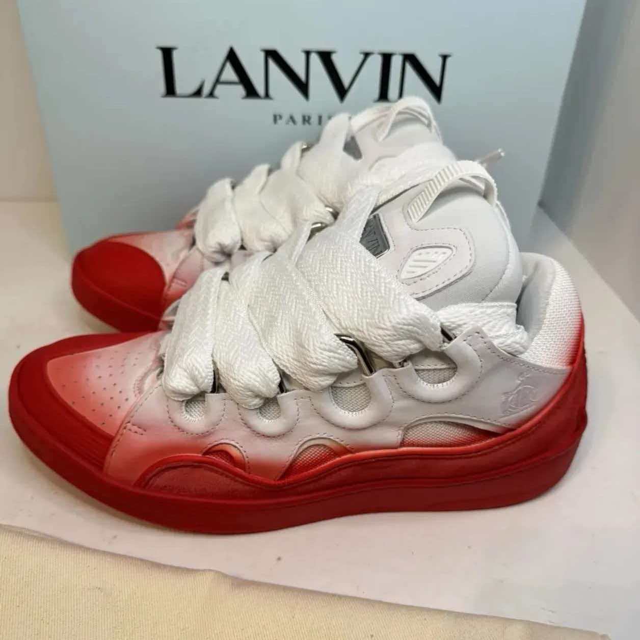 Lanvin Curb