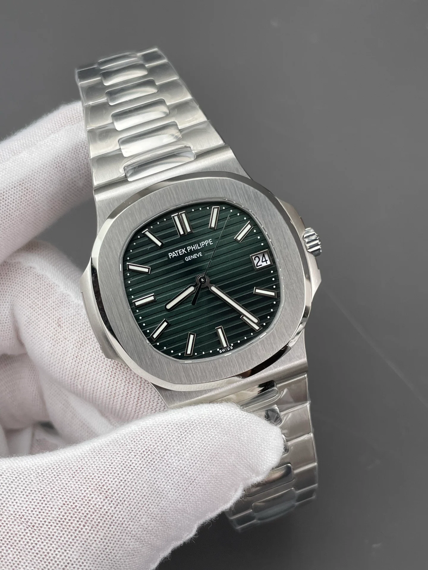 Nautilus 5711 Green Dial