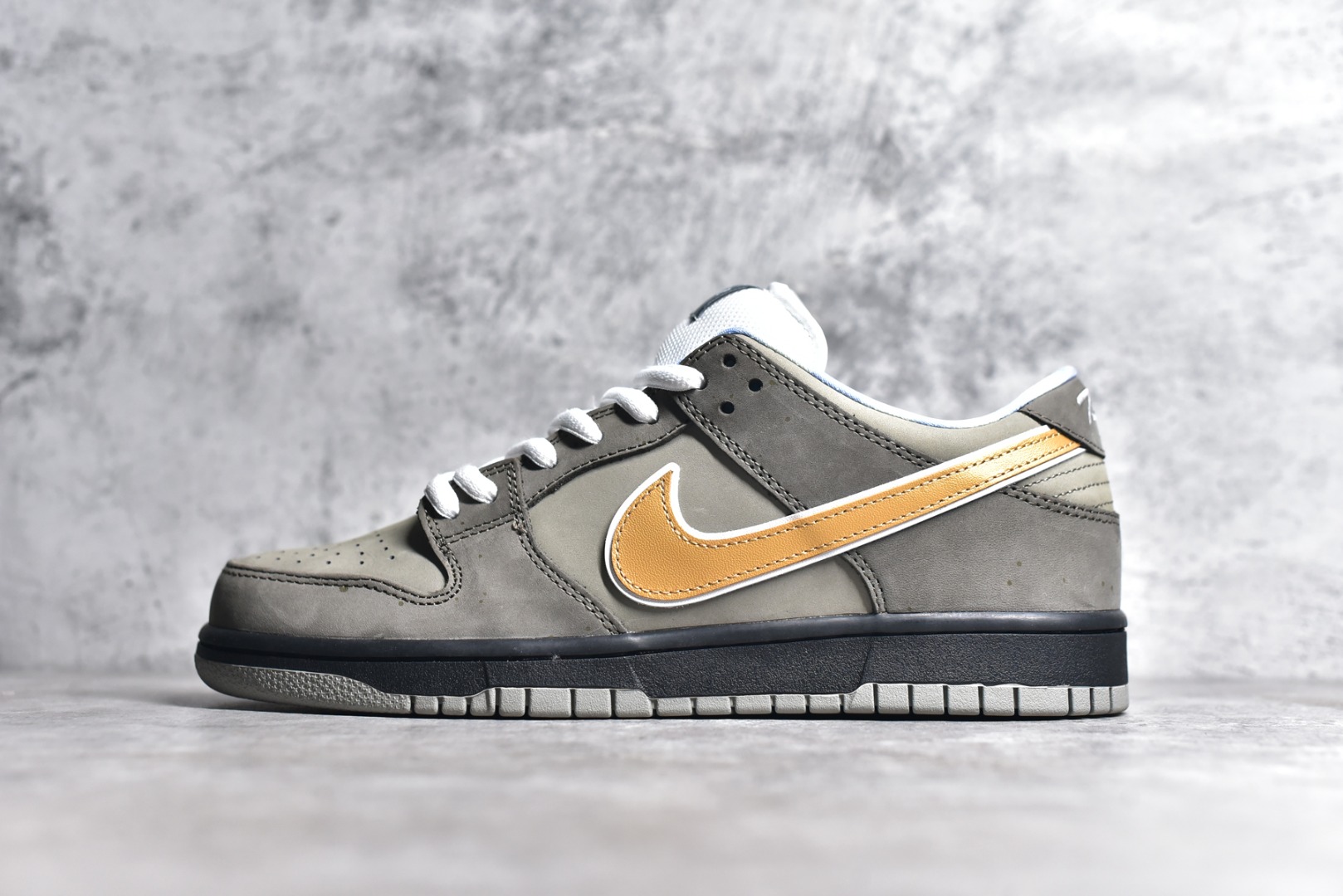 KO CONCEPTS X NK SB DUNK LOW “GRAY LOBSTER” BV1310-105
