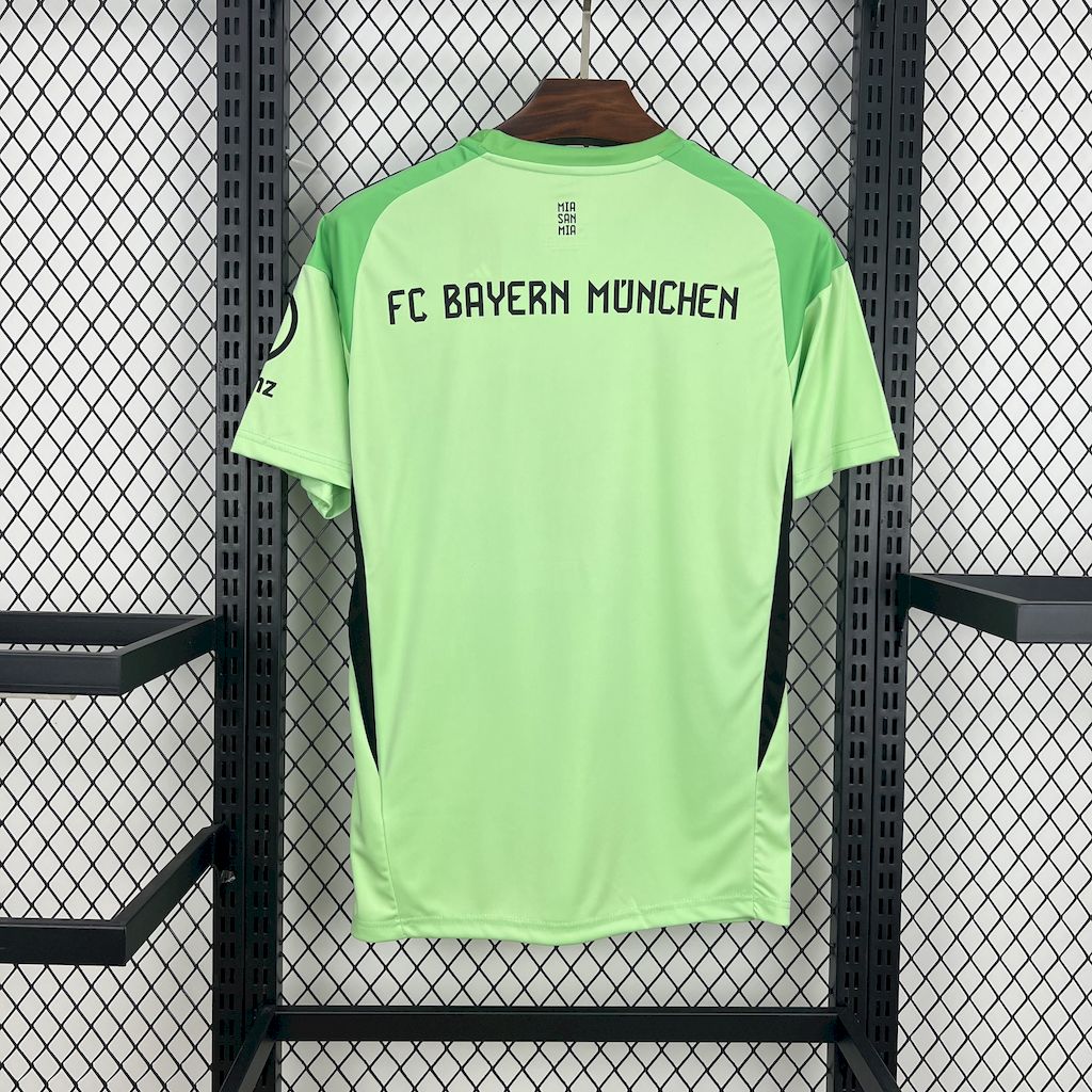 Bayern Munich Soccer Jersey Green Goalkeeper Shirt 2025/26