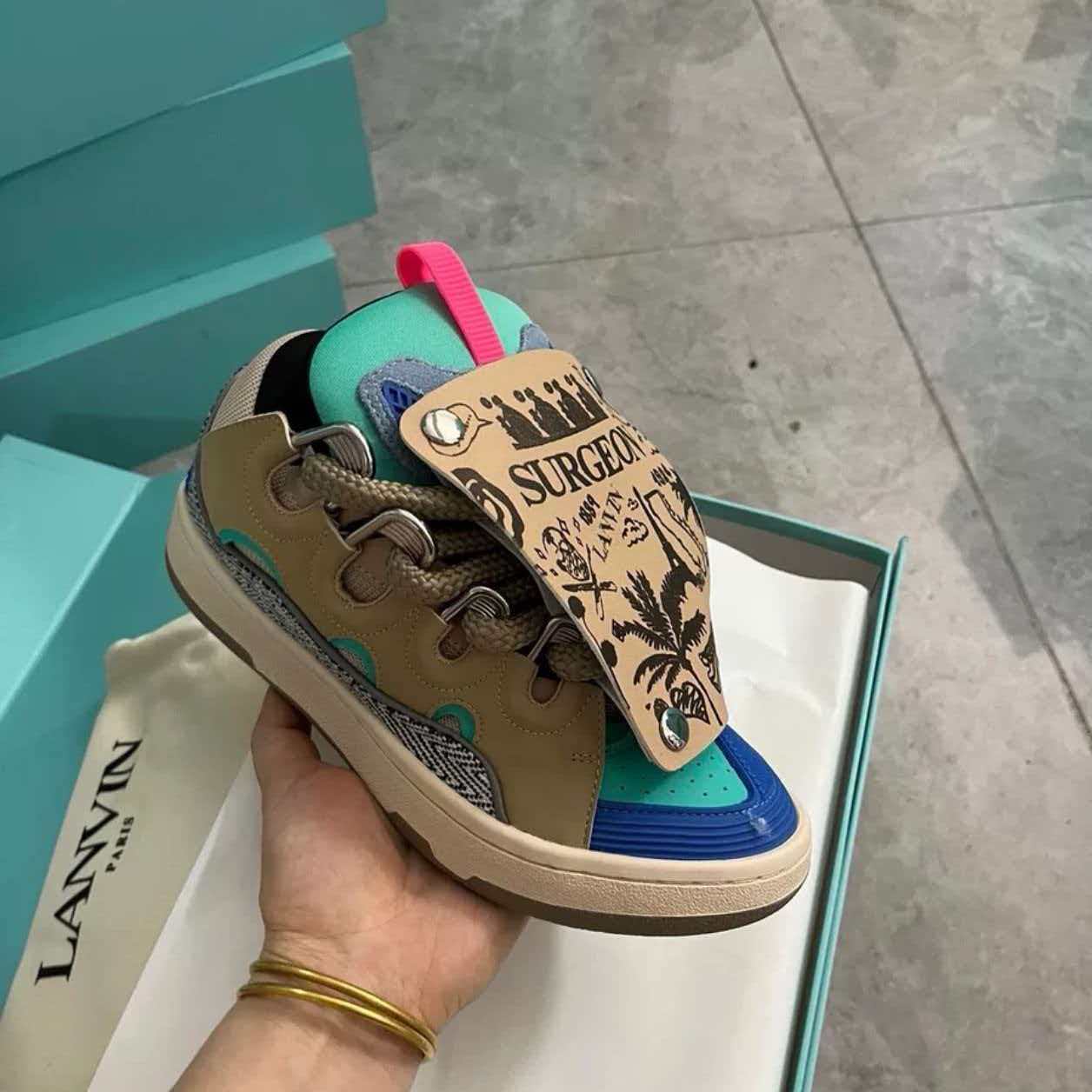 Lanvin Curb