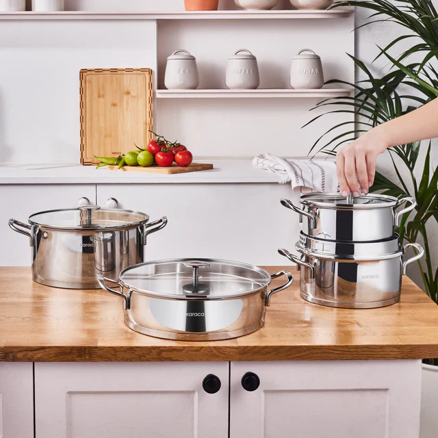 Set de casseroles en acier inoxydable avec passoire Karaca Vapor – 8 pièces