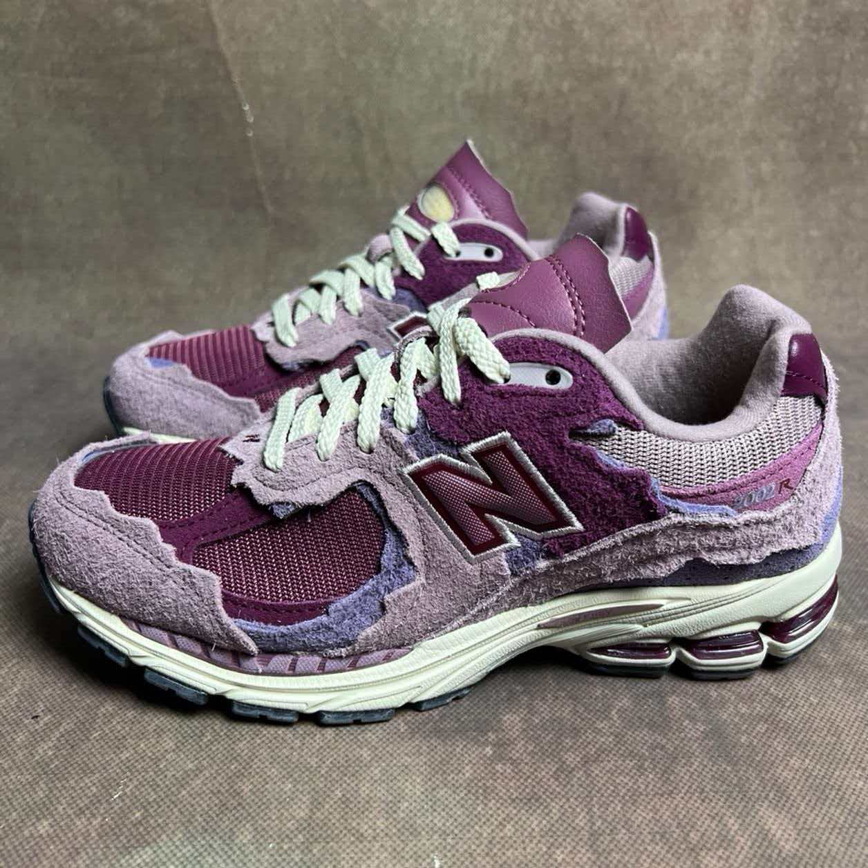 New Balance 2002R 