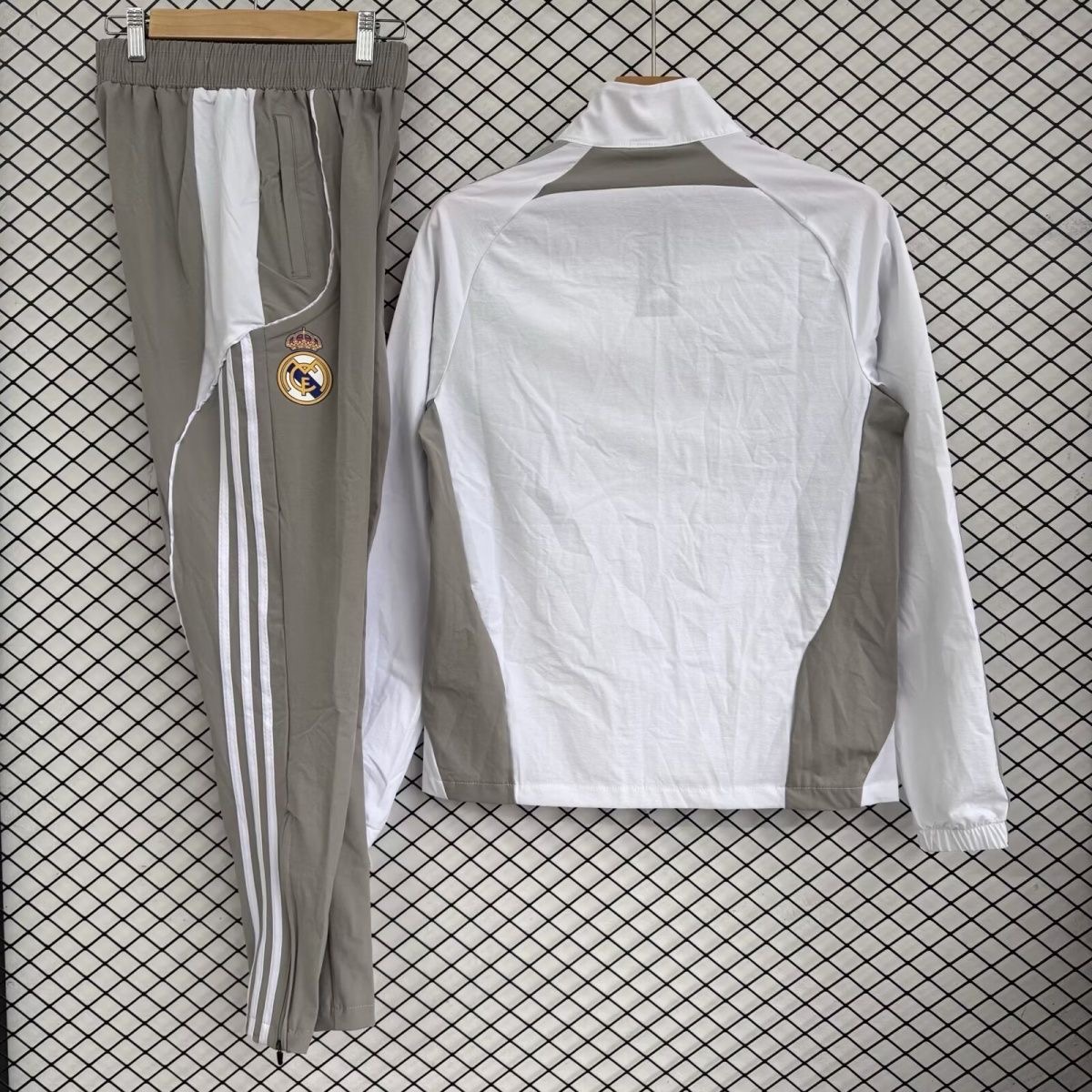 Real Madrid Windbreaker With Pants White&Gray 2025-26