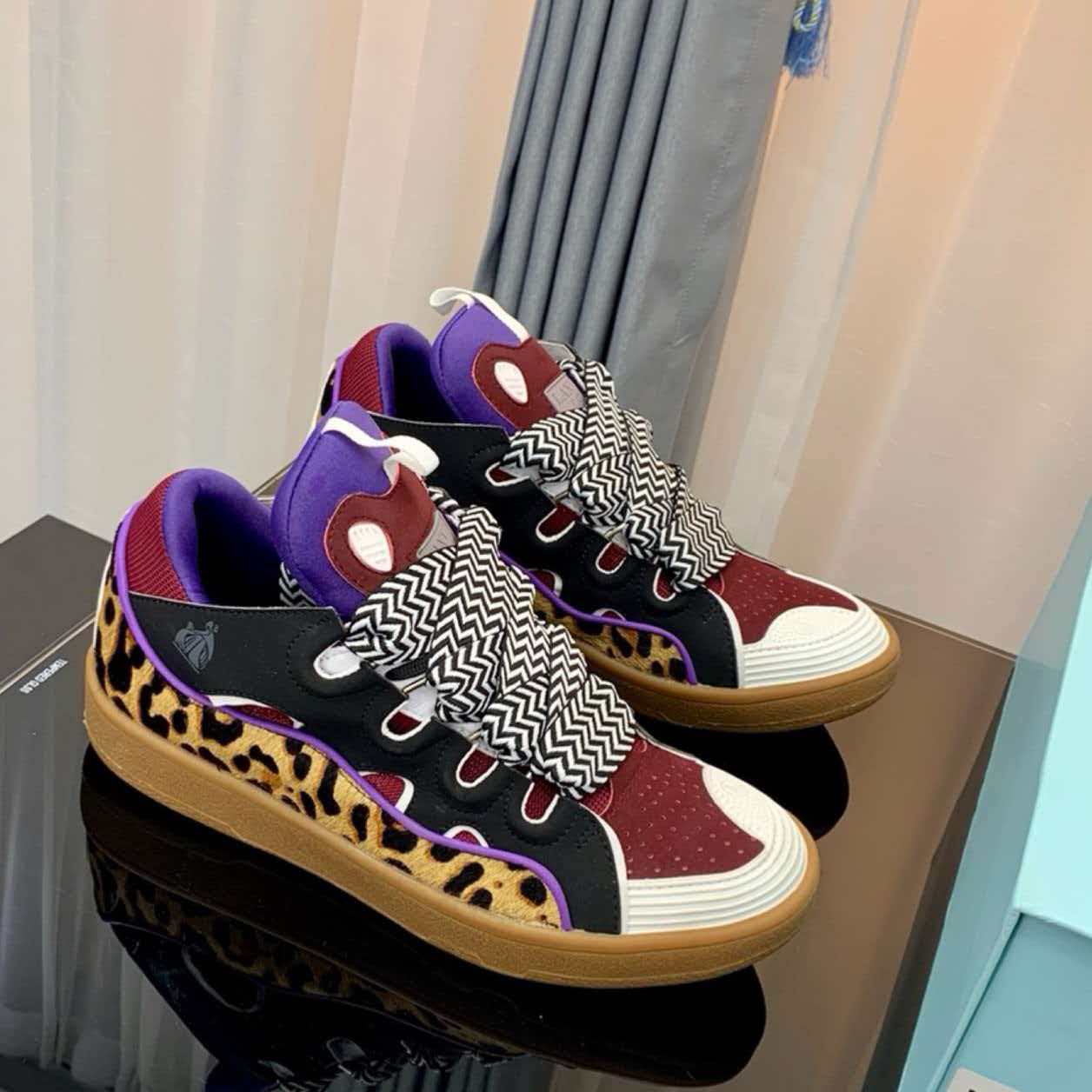 Lanvin Curb