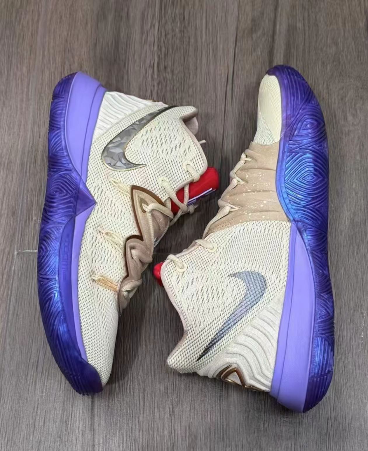 Nike Kyrie 5 "Egypt"