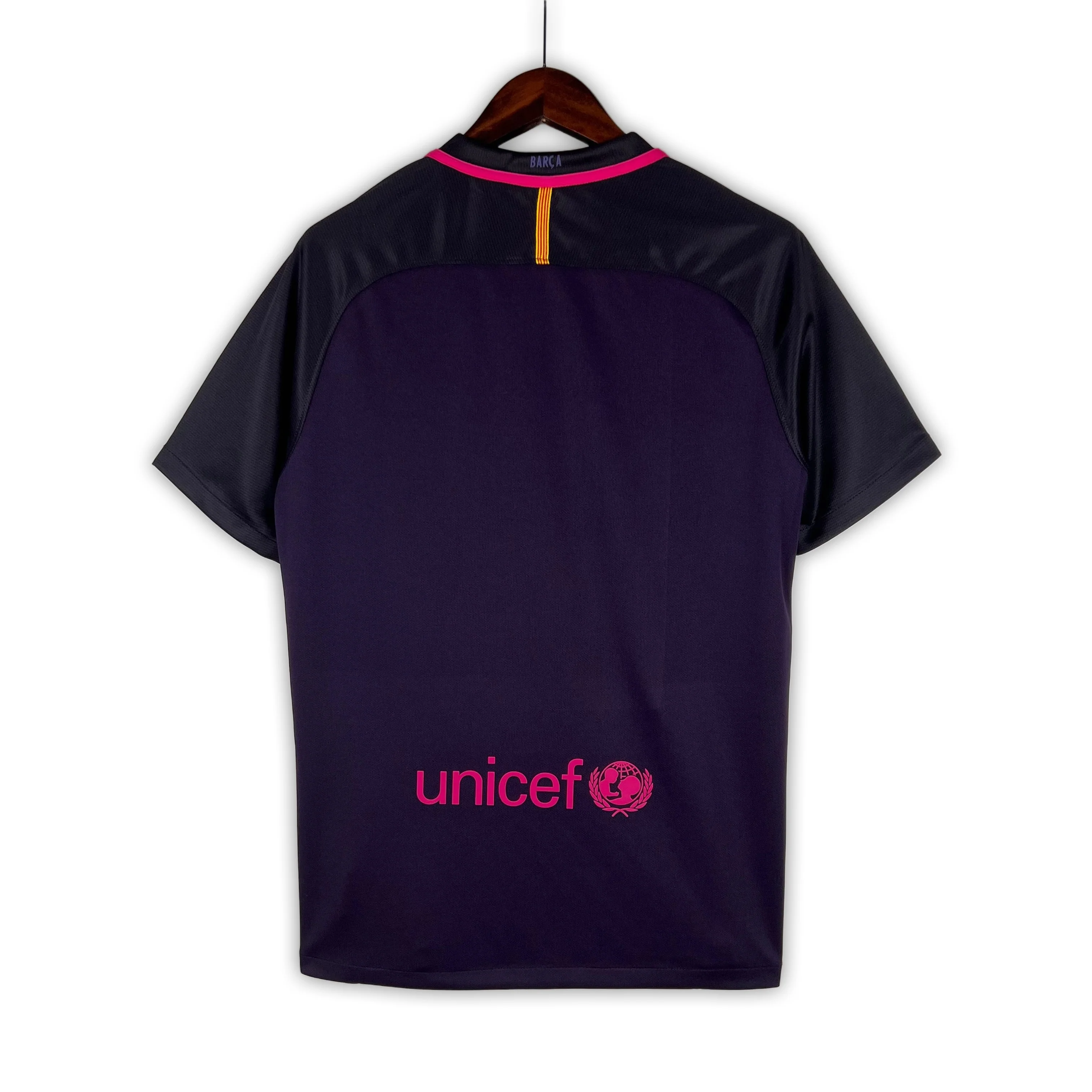 Barcelona 2016/17 Away