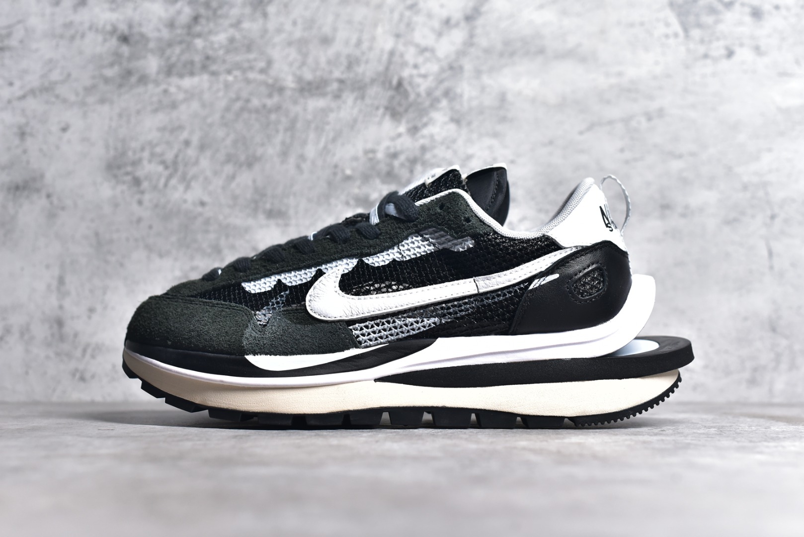 LJ BATCH NIKE VAPORWAFFLE SACAI BLACK WHITE CV1363-001
