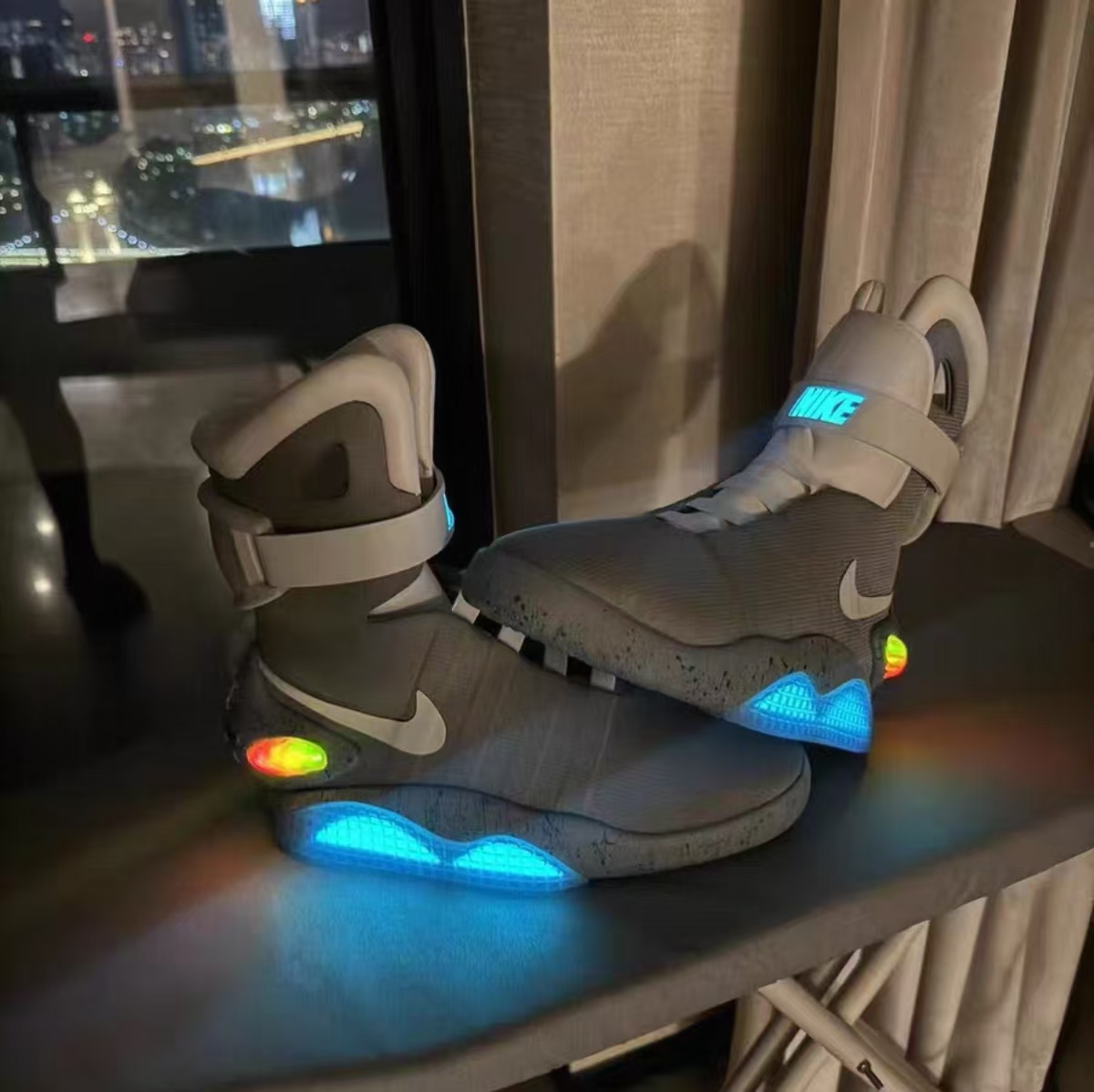 Nike Air Mag 