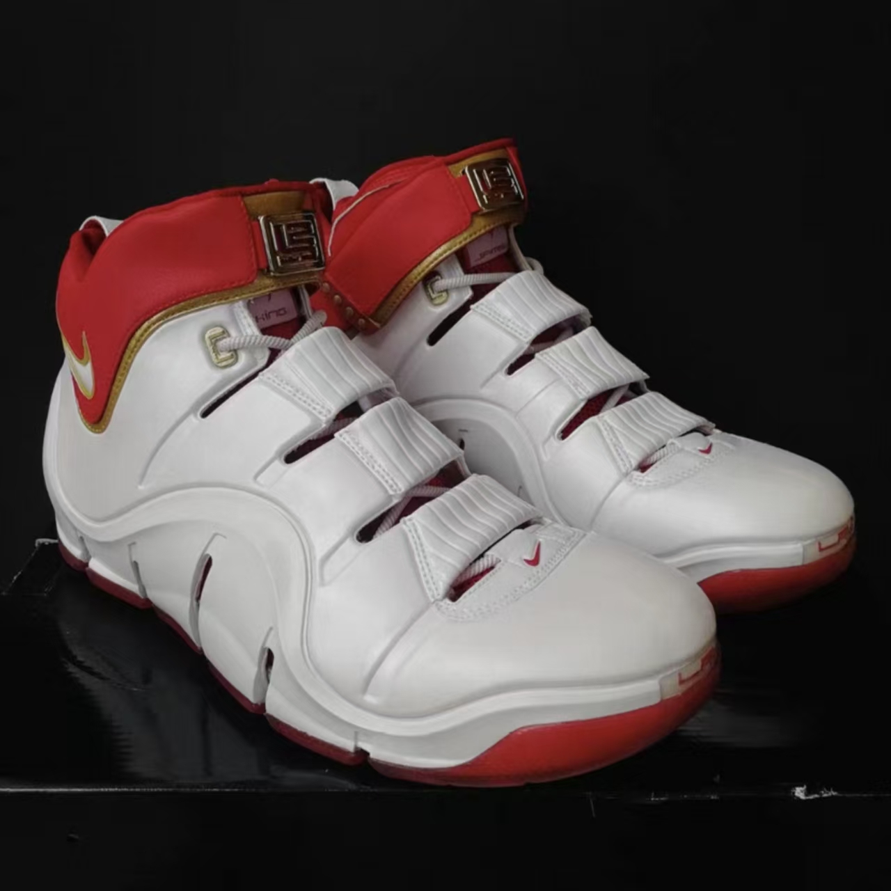 Nike Zoom LeBron 4 