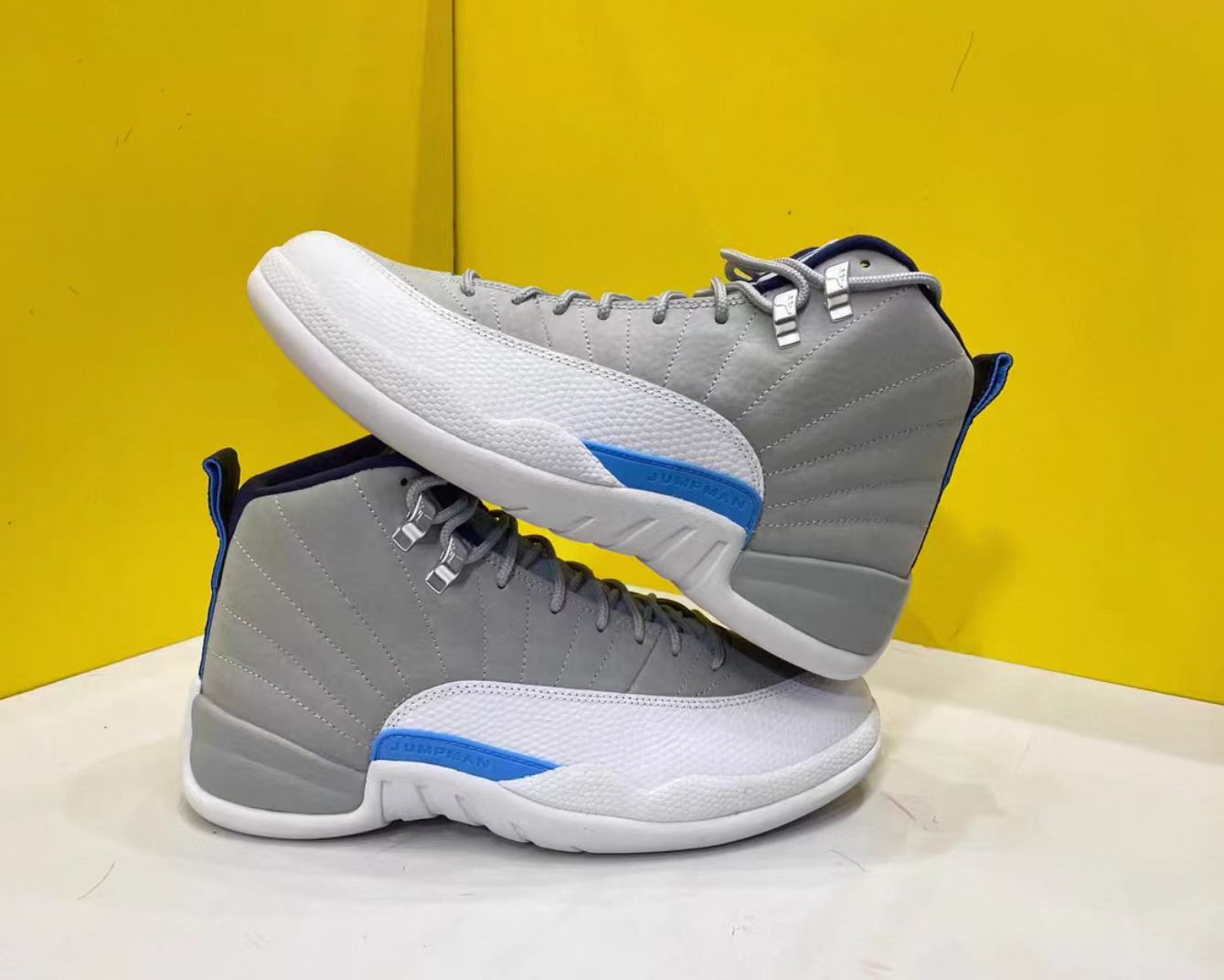 Air Jordan 12 Retro "University Blue"