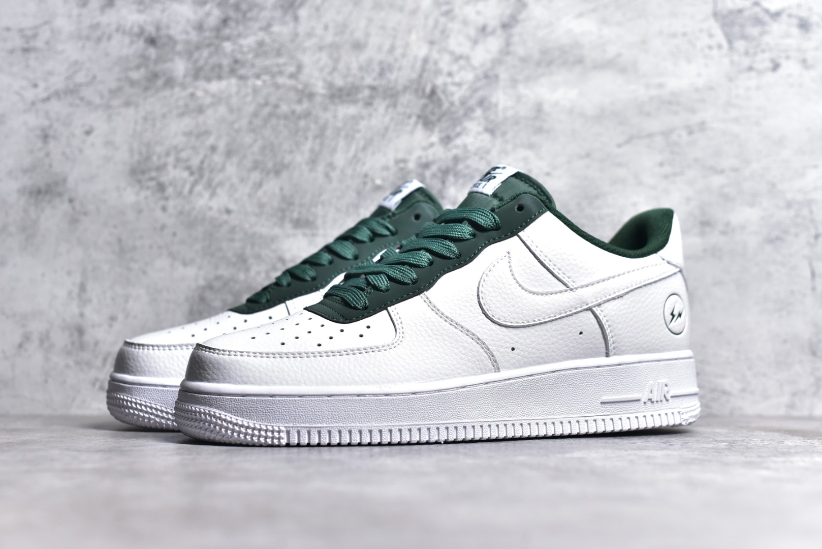 FRAGMENT DESIGN X NIKE AIR FORCE 1'07 LOW TT0801-602