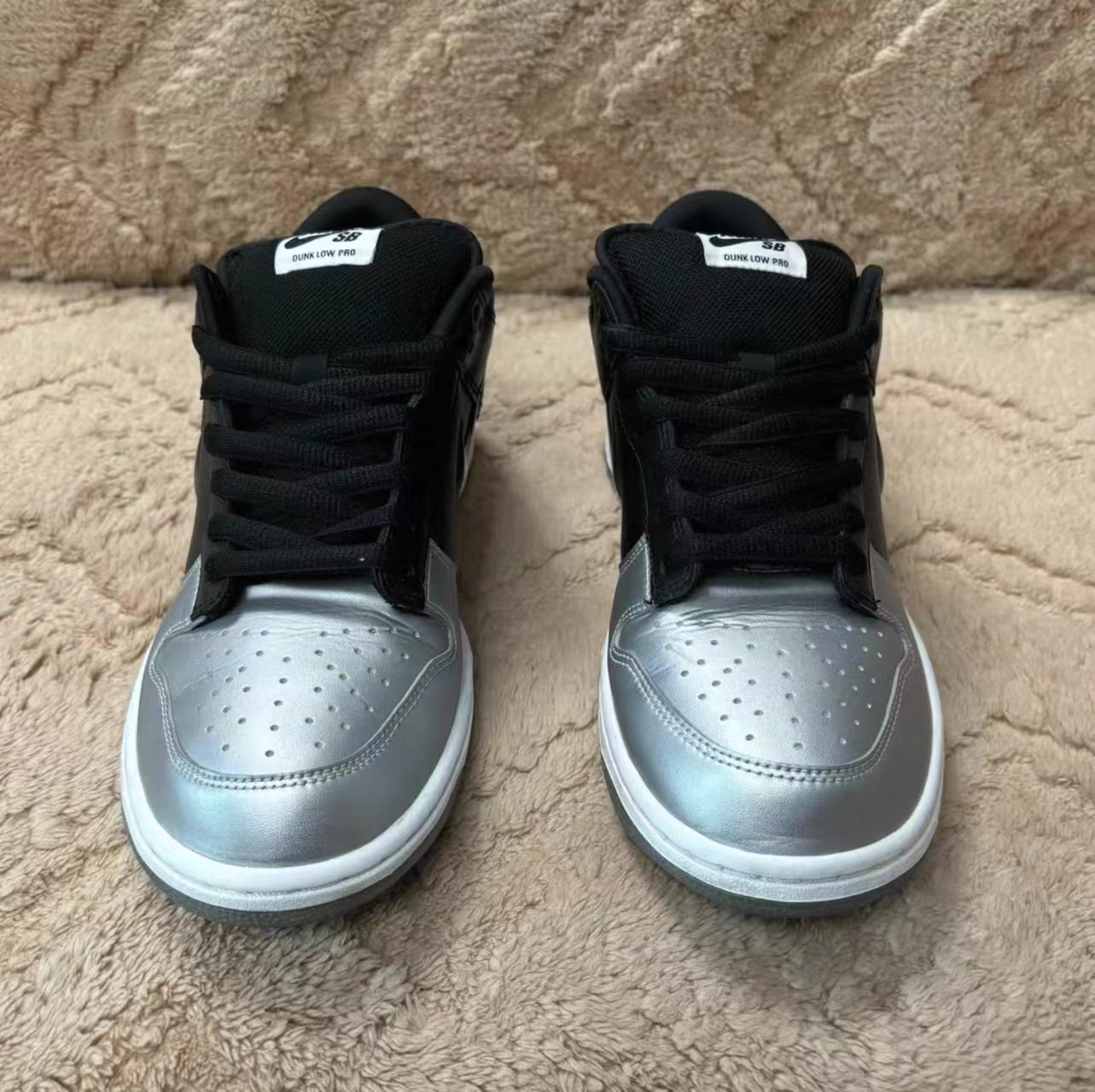 Supreme × Nike SB Dunk Low Pro QS "Metallic Silver"