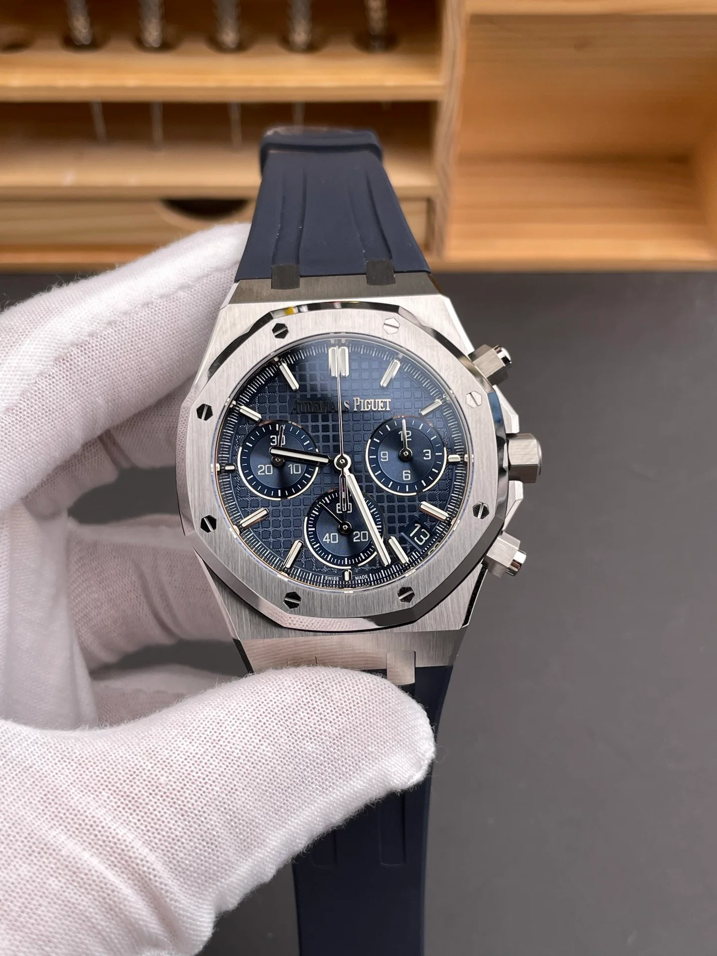 Royal Oak 26240 Blue Dial Rubber Strap