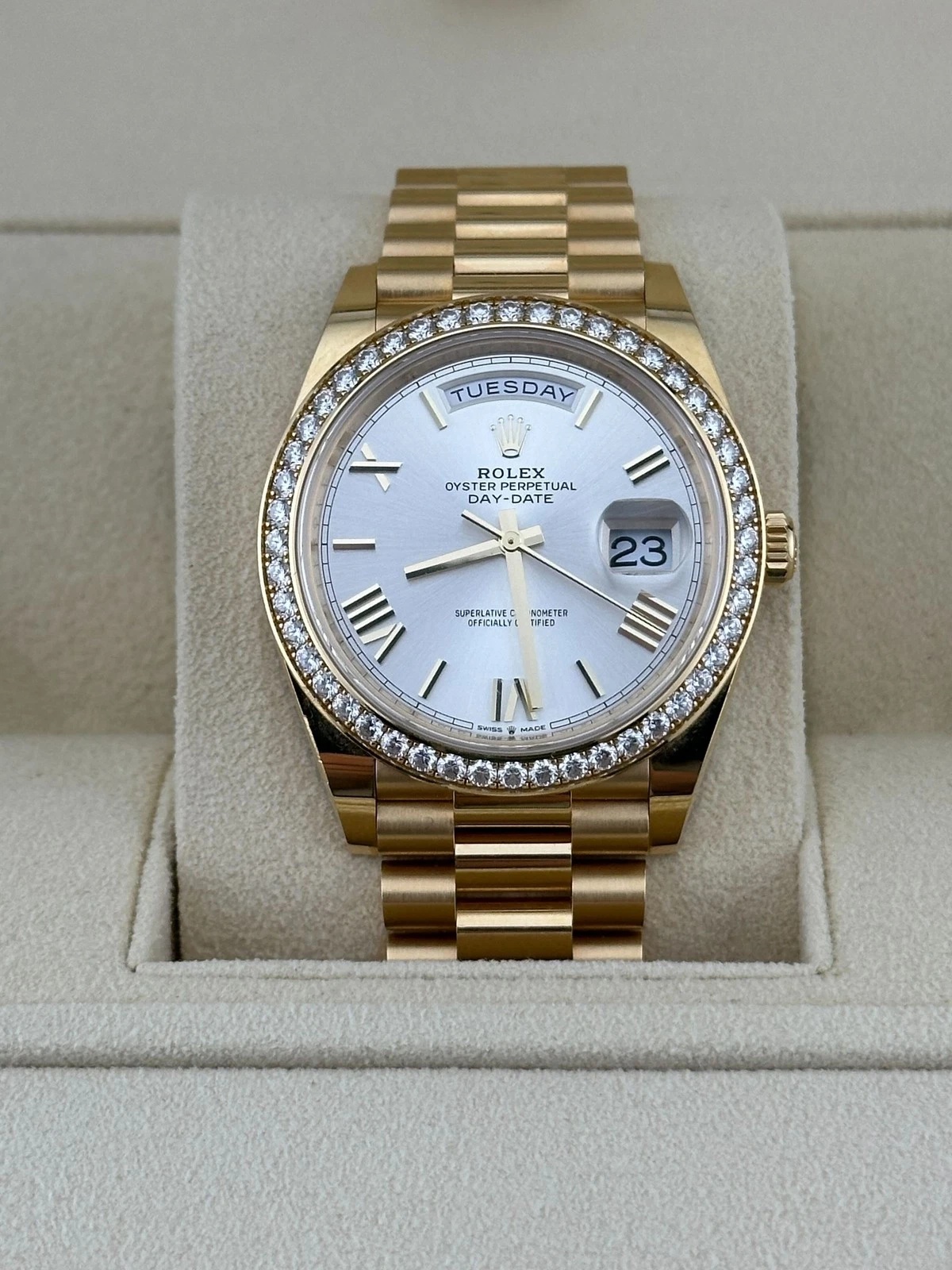 [2026 Mirror Grade]RLX Day-Date 40mm Silver Roman Dial and Diamond Bezel Yellow Gold President Bracelet 228348RBR-0007