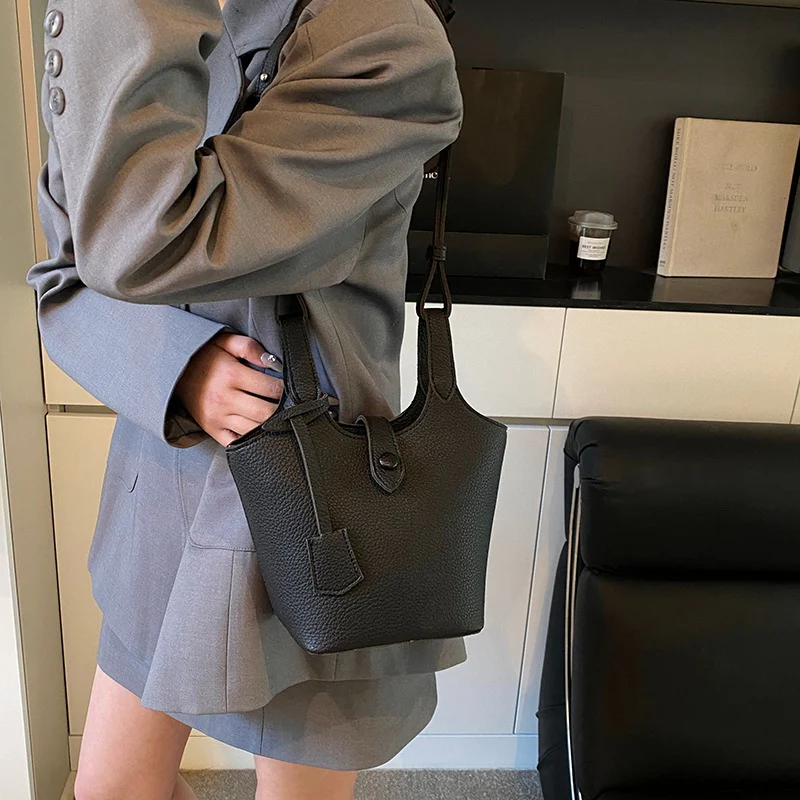 Lyra Bucket Tote