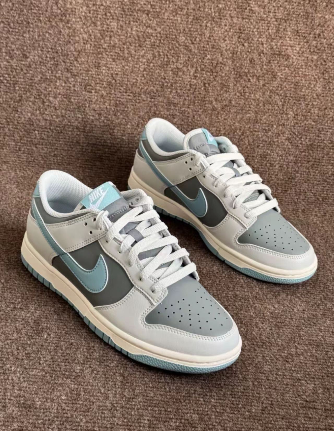 Nike Dunk Low "Cool Grey/Blue Tint“