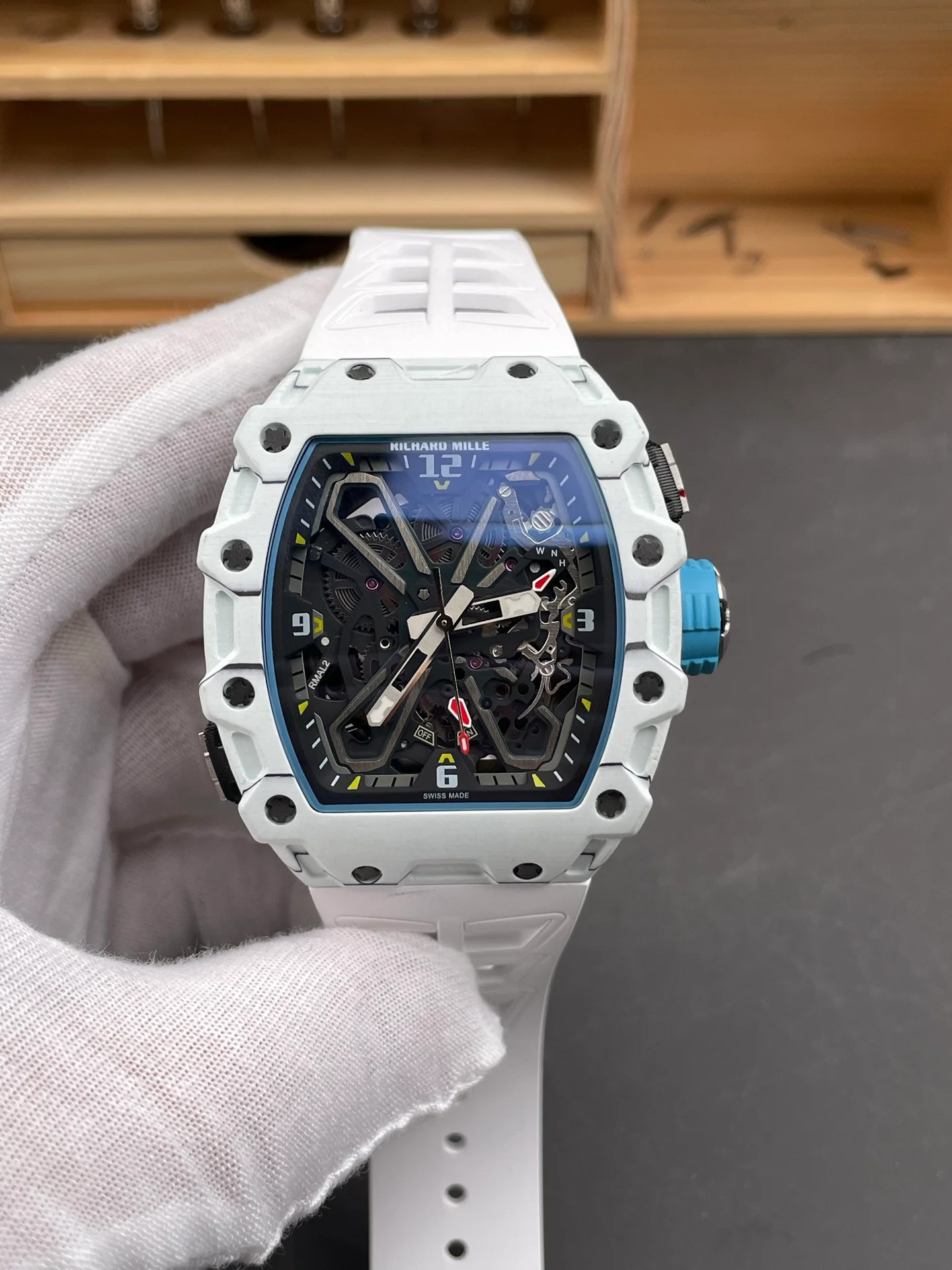 RM35-03 Carbon Fiber White