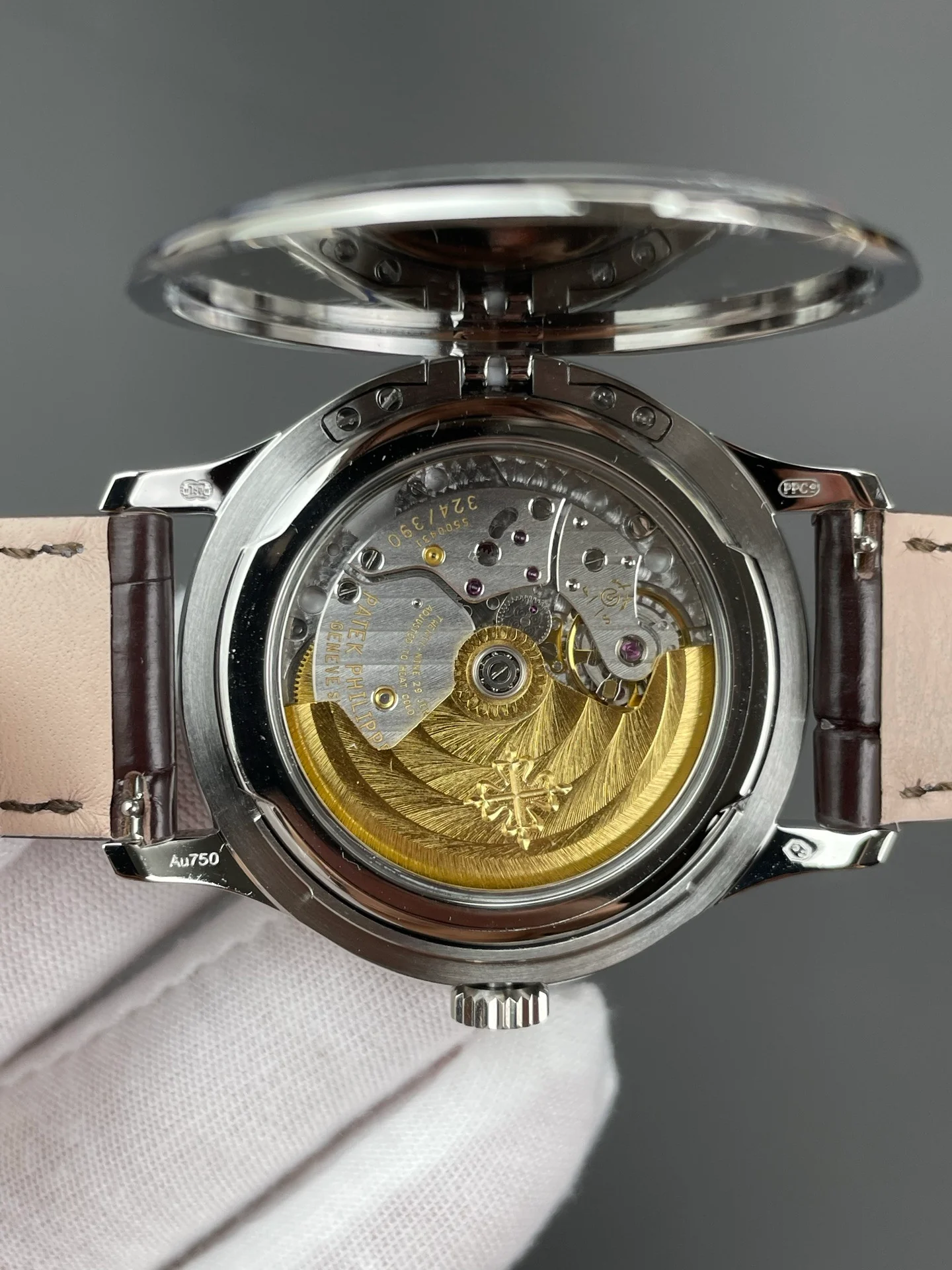 Patek Calatrava 5227G Officer Case White Gold Version
