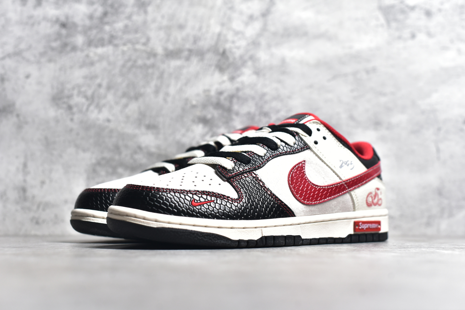 DUNK LOW CUSTOMIZED COLOR SCHEME XS1086-014